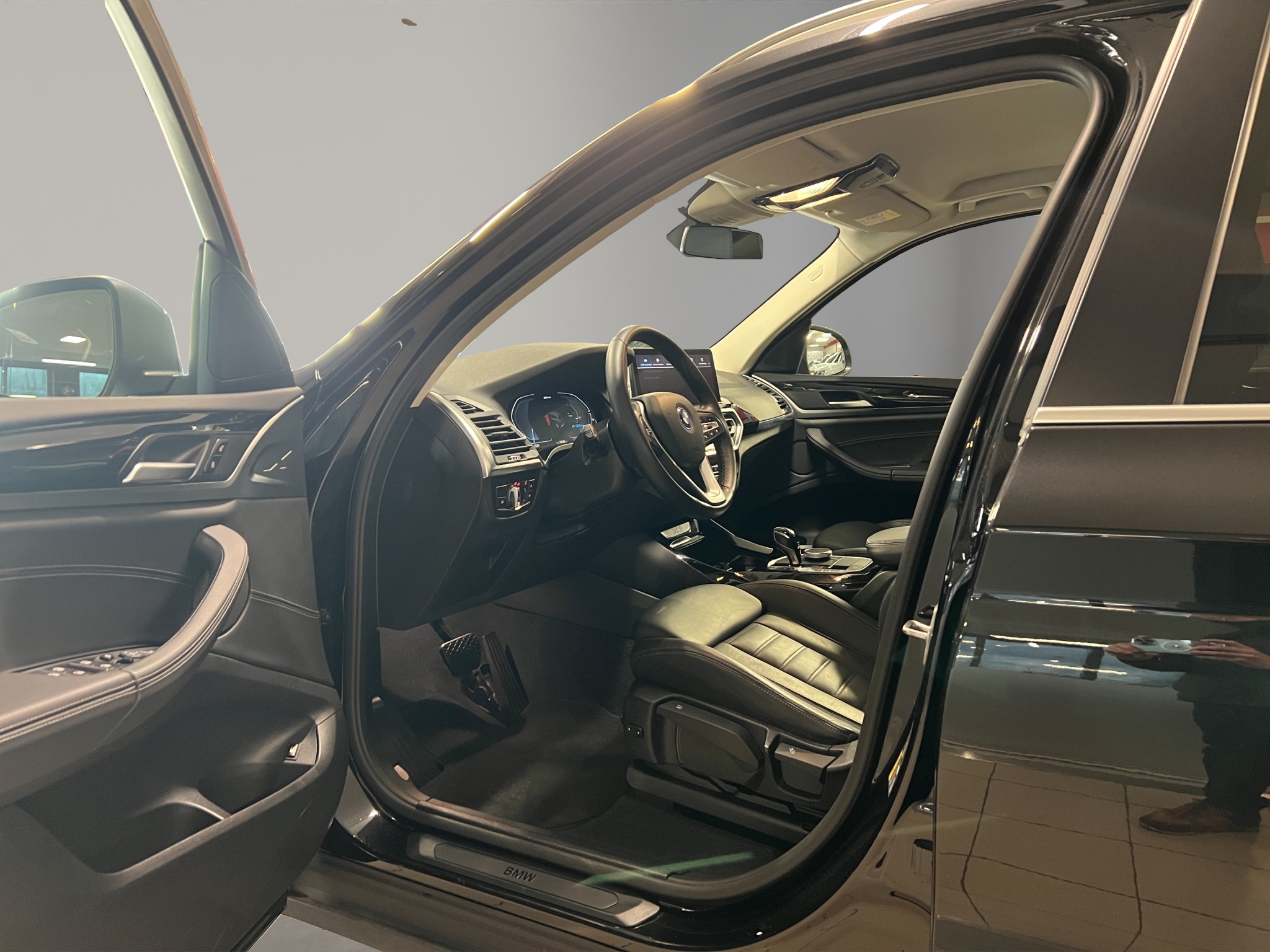 listing desktop thumbnail image 6