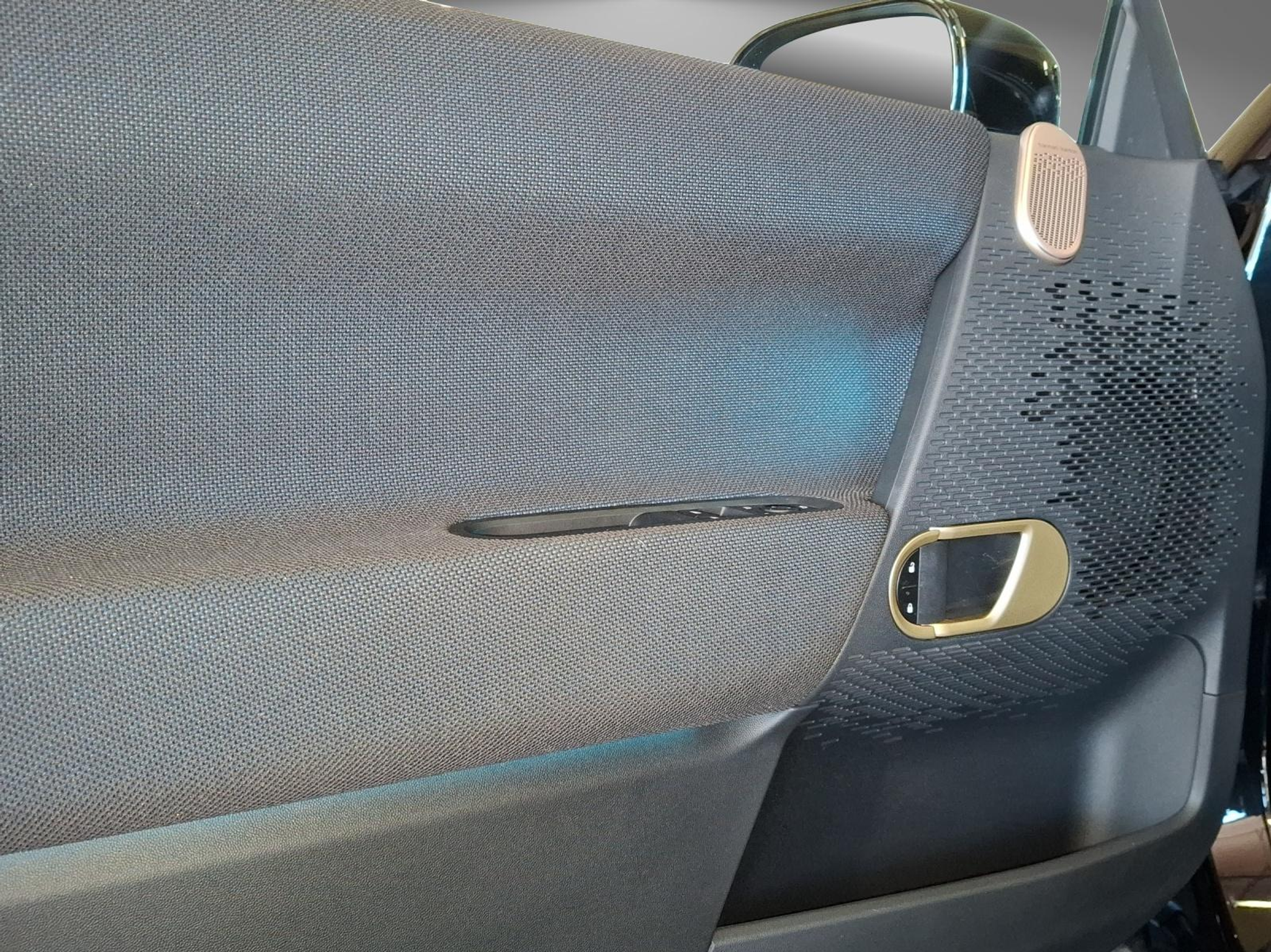 listing desktop thumbnail image 7