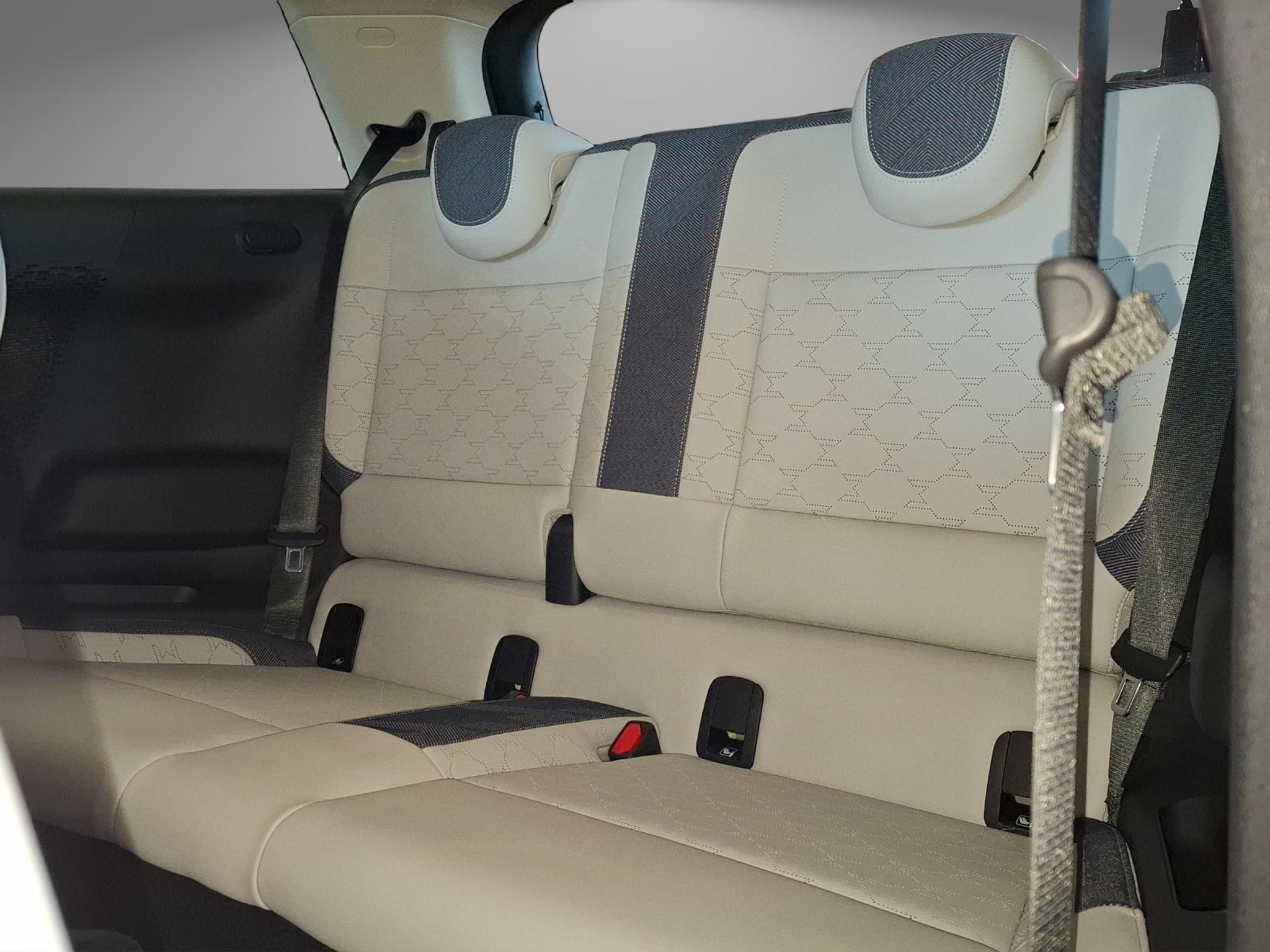 listing desktop thumbnail image 8