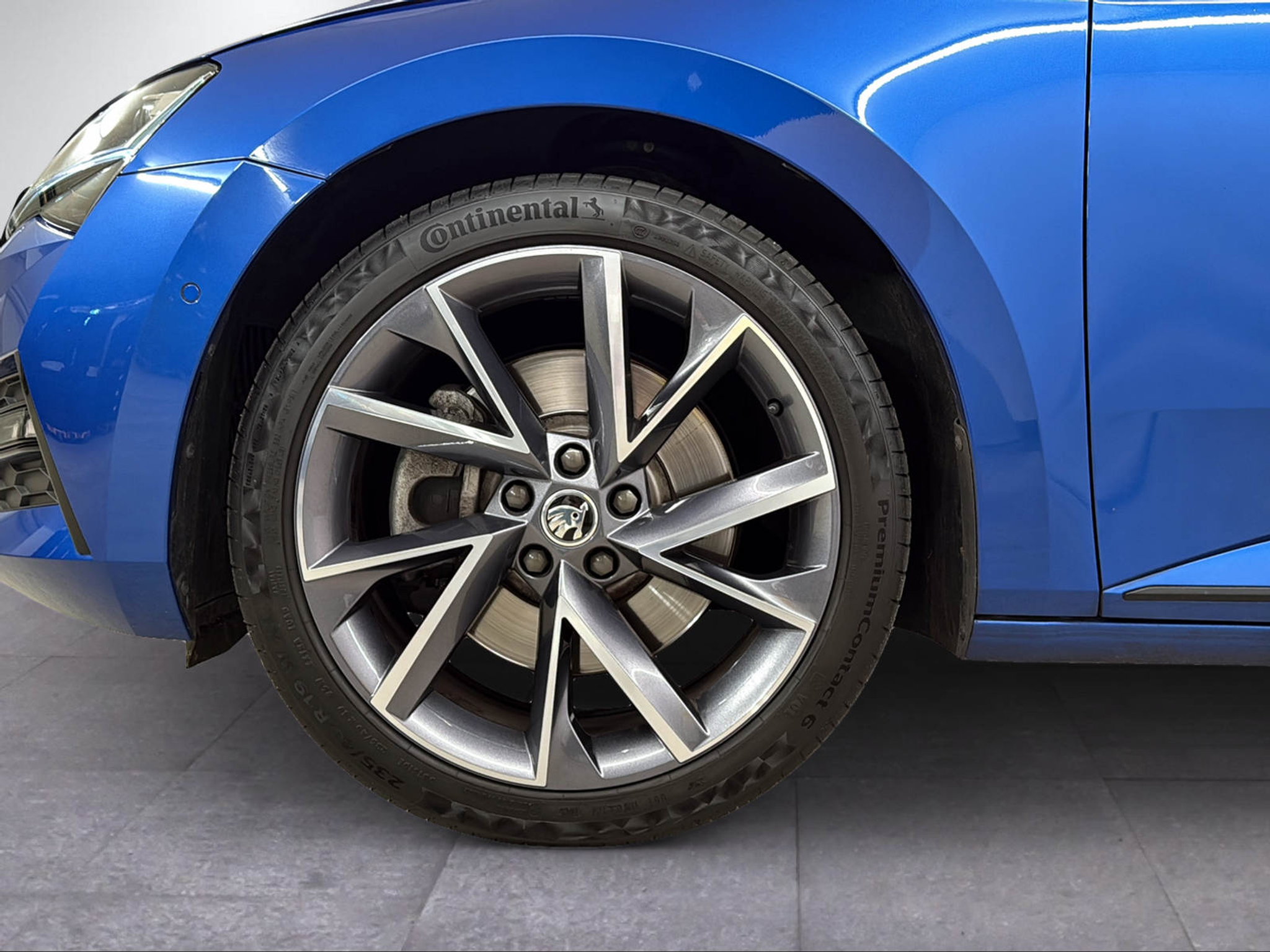 listing desktop thumbnail image 2