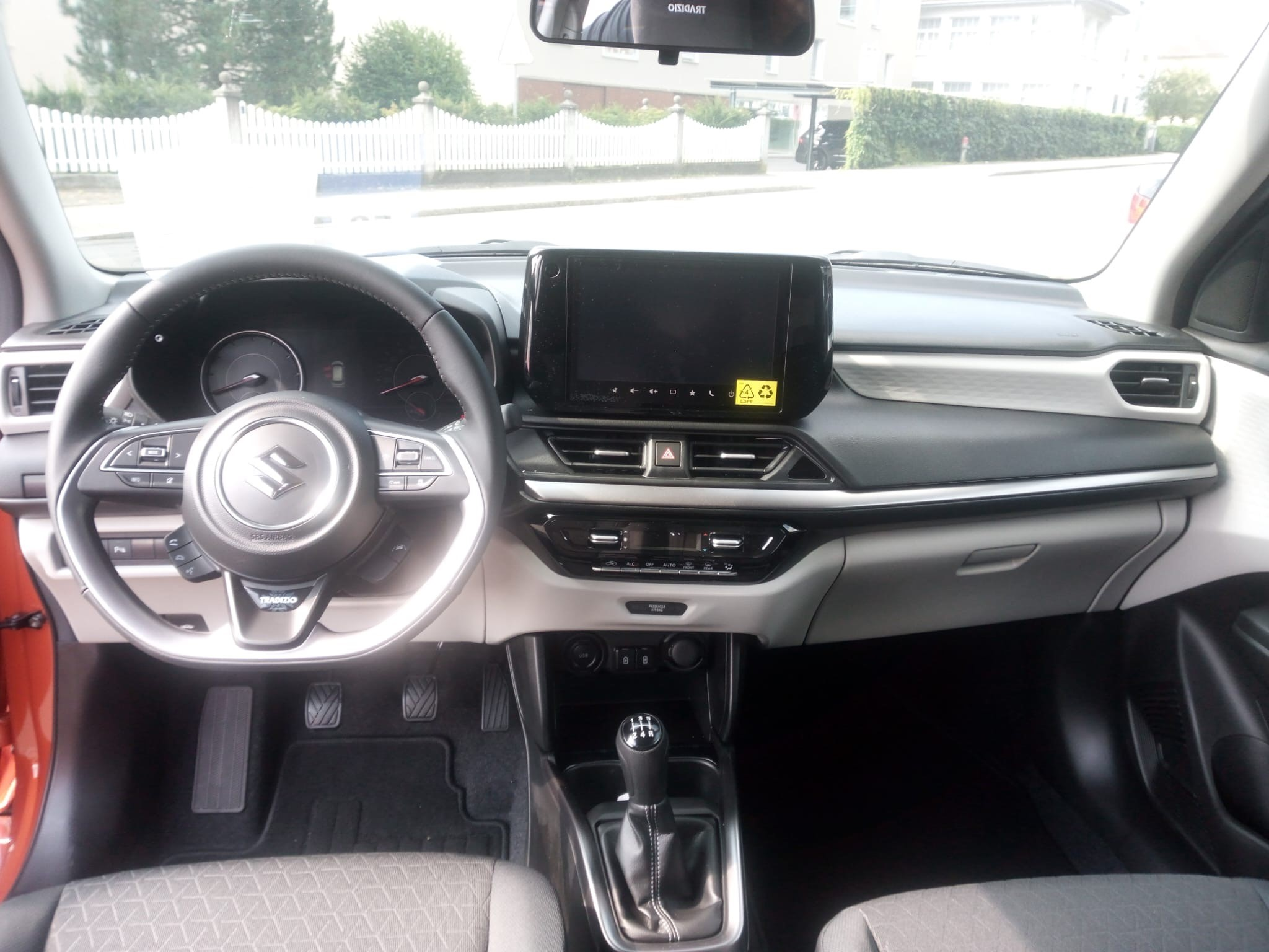 listing desktop thumbnail image 8