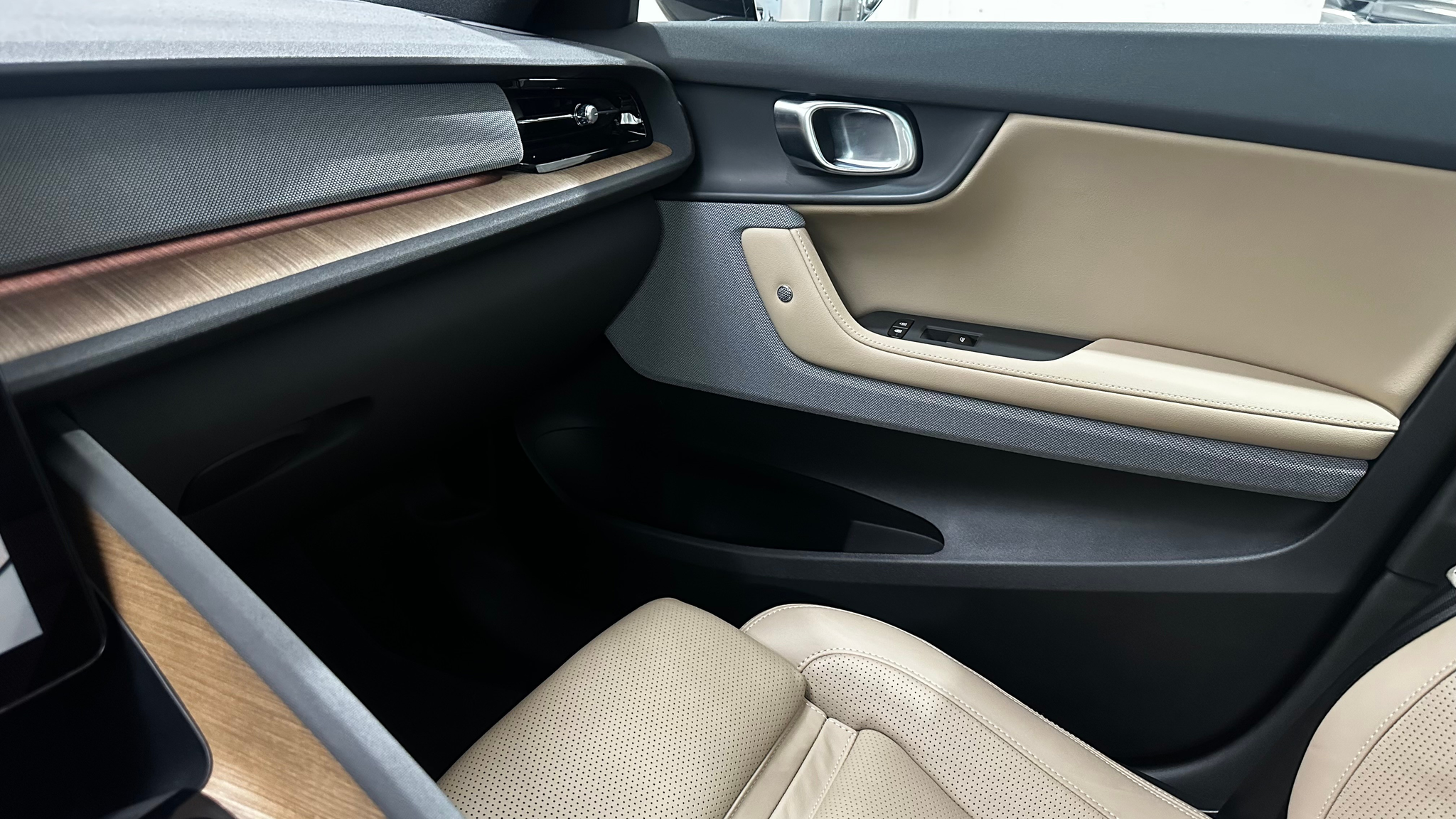 listing desktop thumbnail image 14