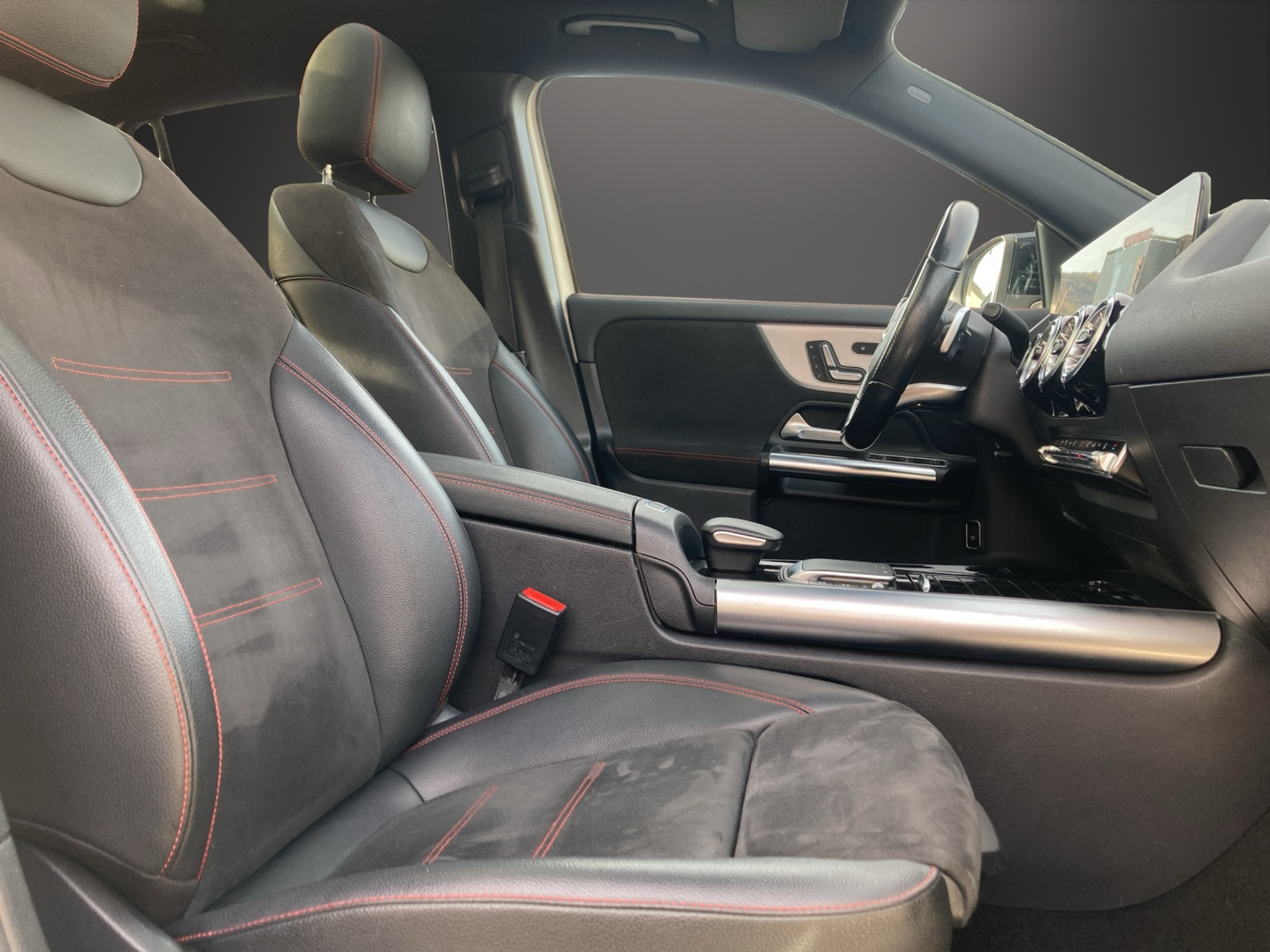 listing desktop thumbnail image 7