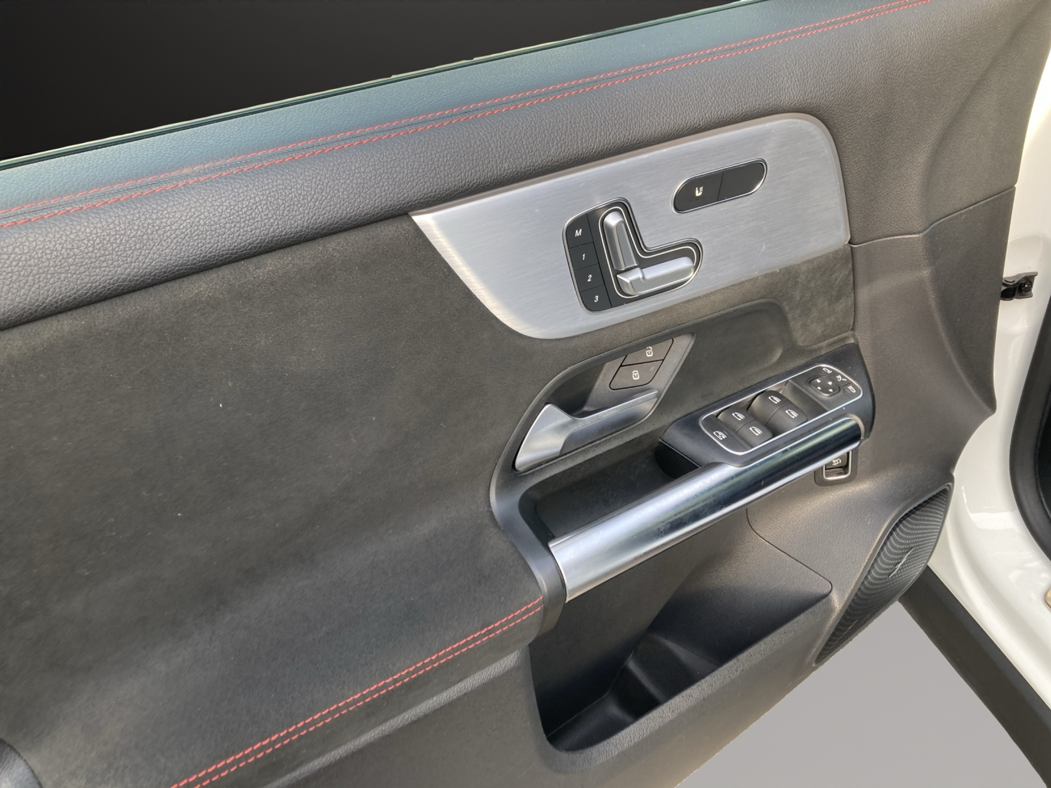 listing desktop thumbnail image 8