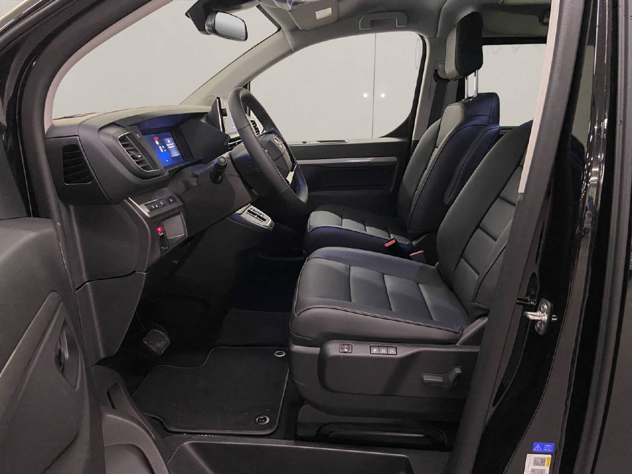 listing desktop thumbnail image 4