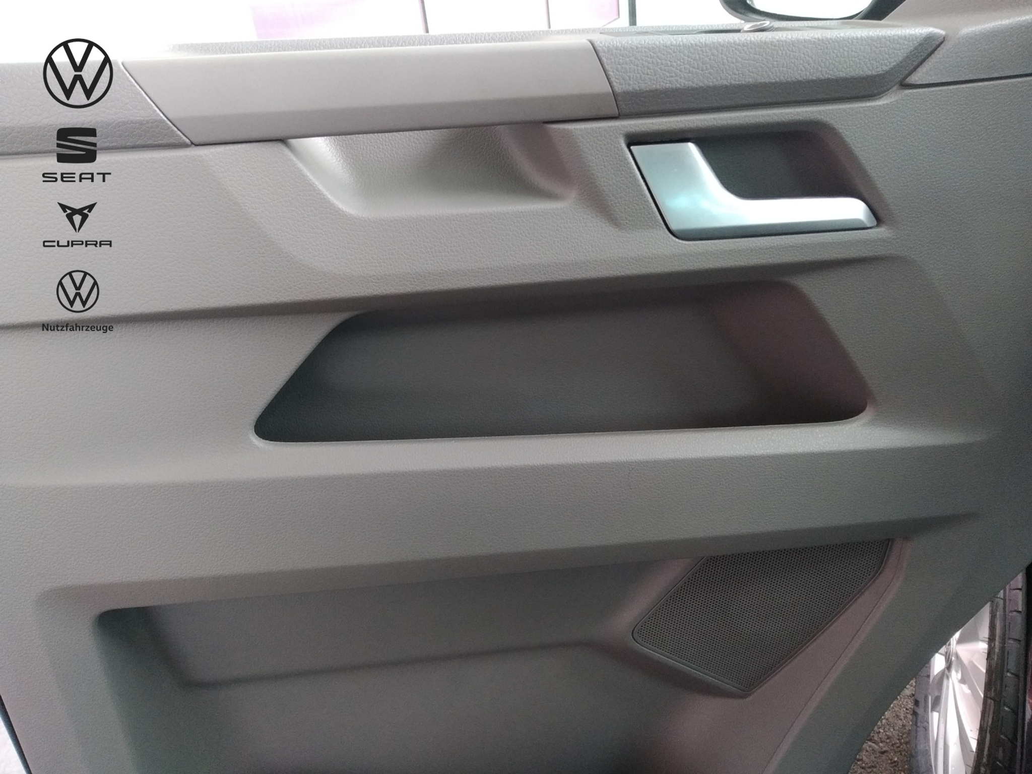 listing desktop thumbnail image 7