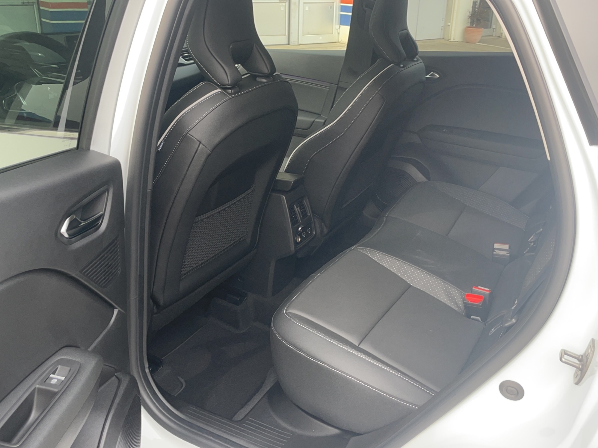 listing desktop thumbnail image 12