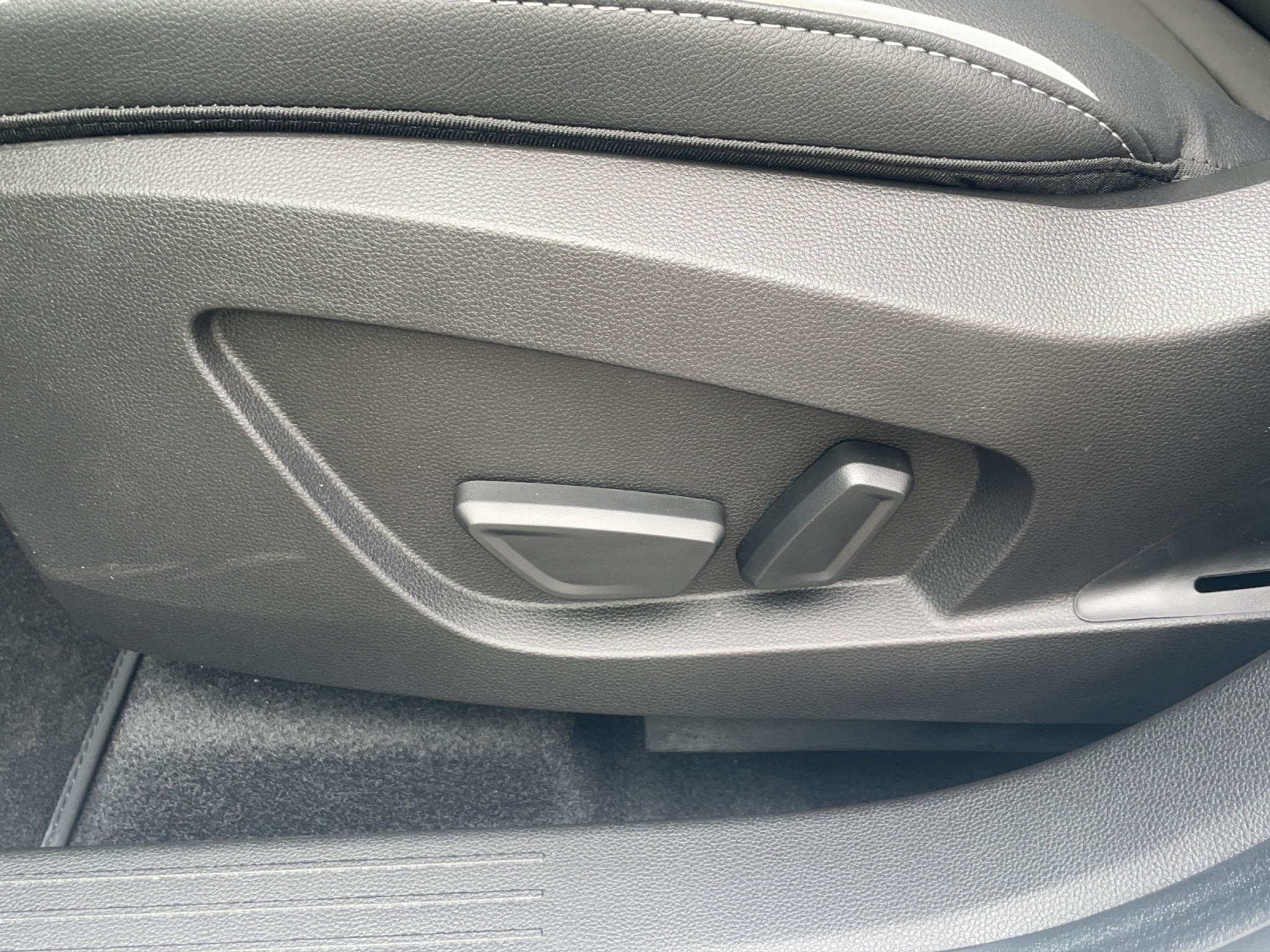 listing desktop thumbnail image 14