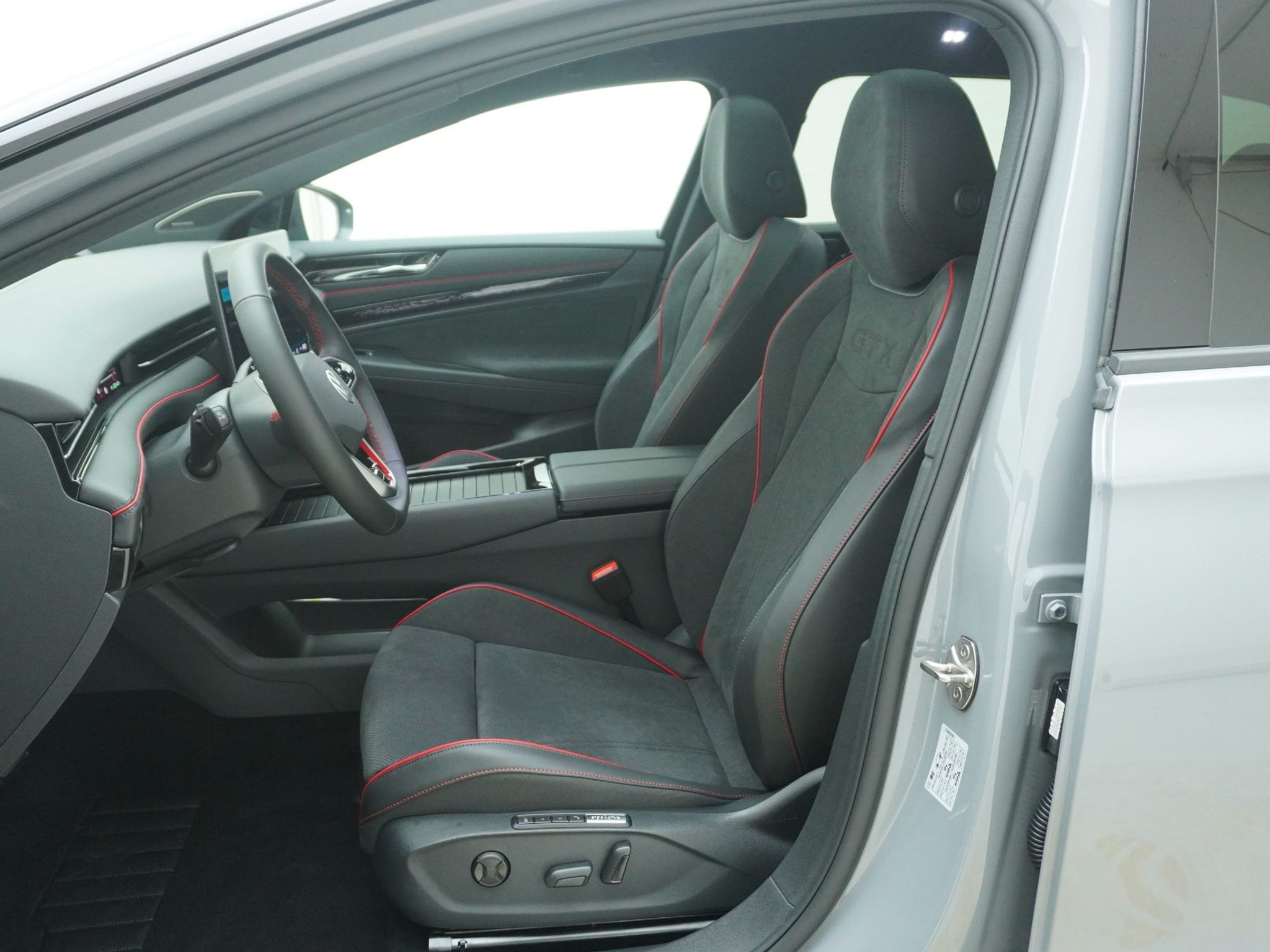 listing desktop thumbnail image 12