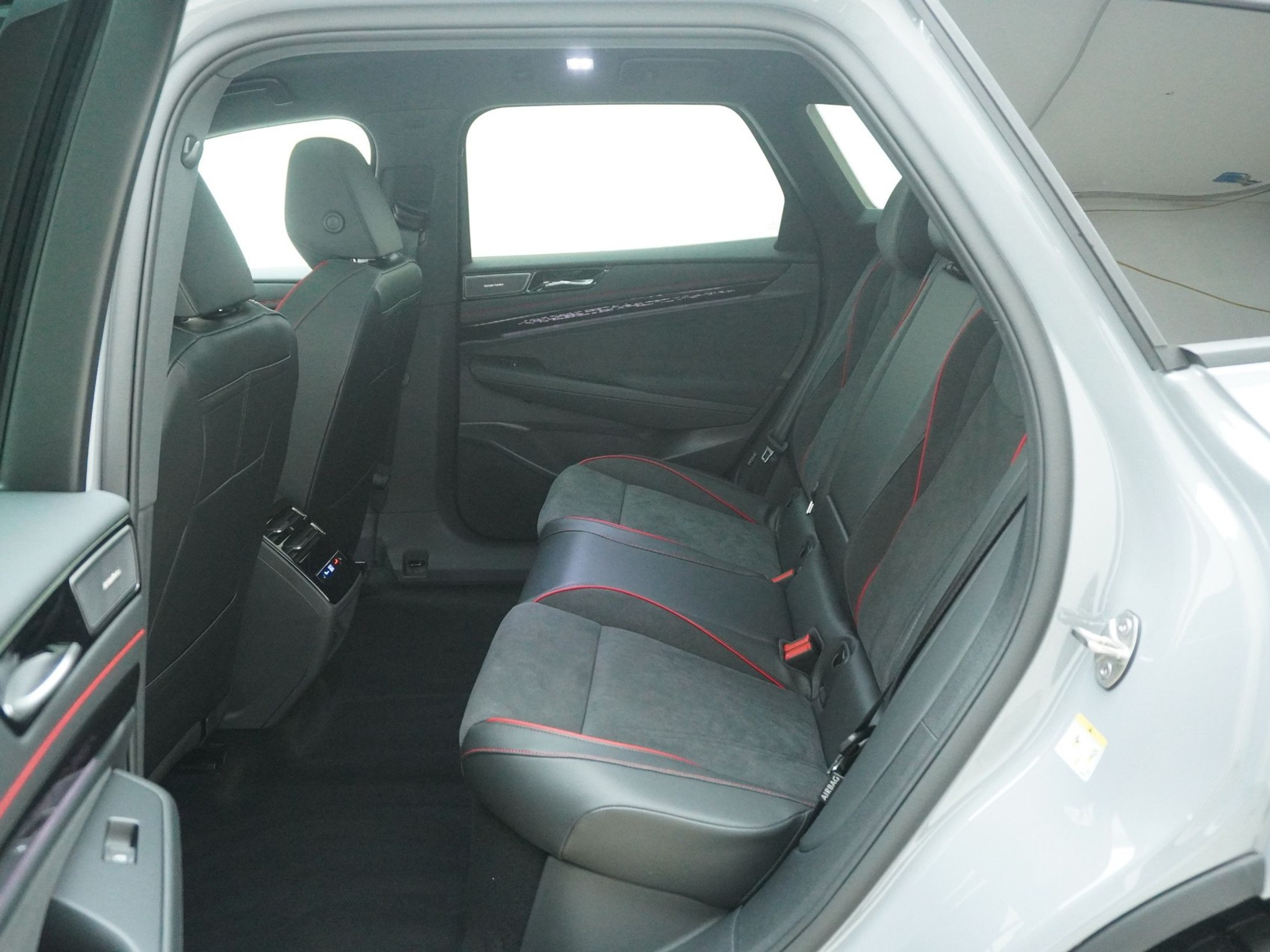 listing desktop thumbnail image 14