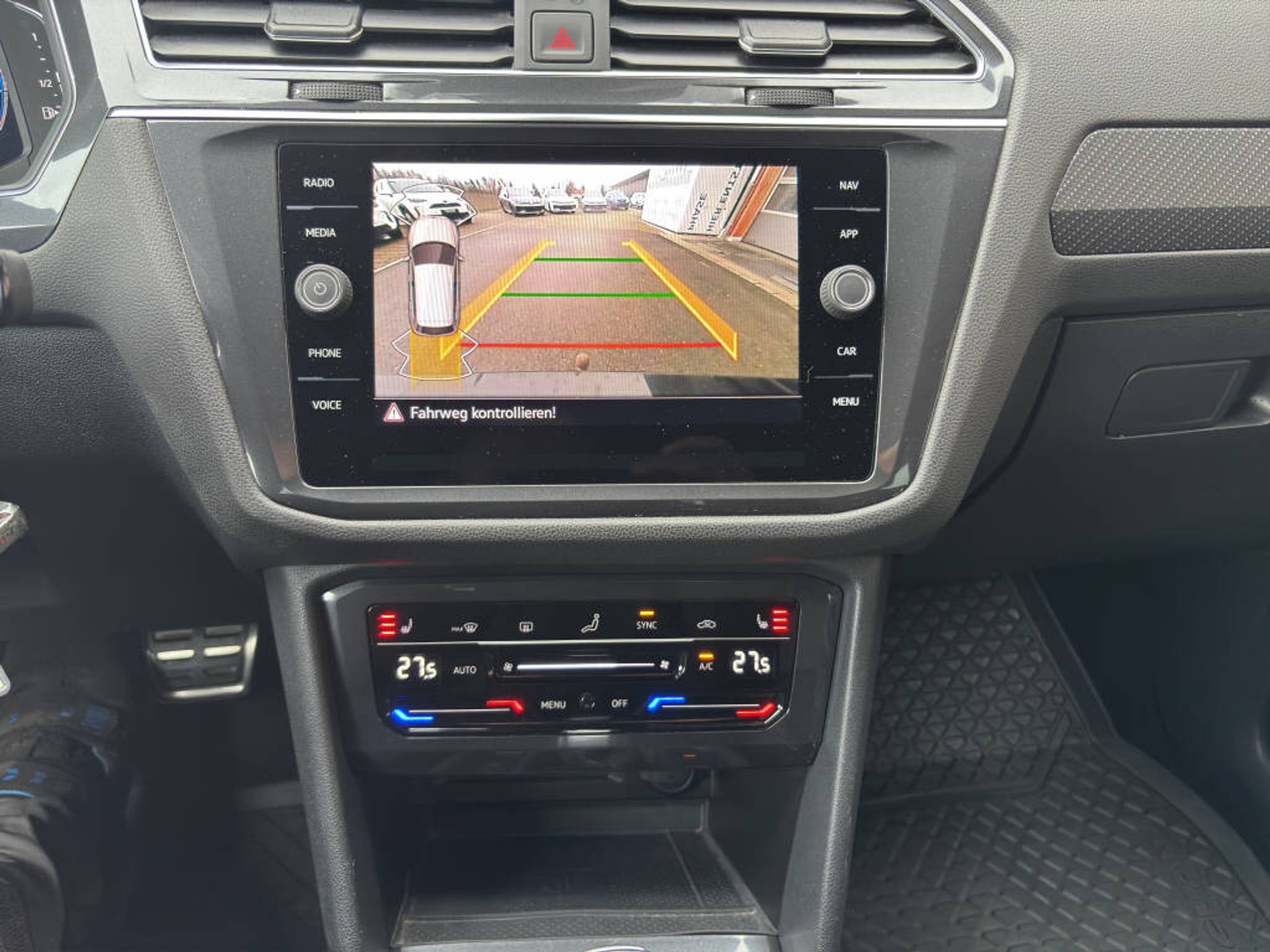 listing desktop thumbnail image 10