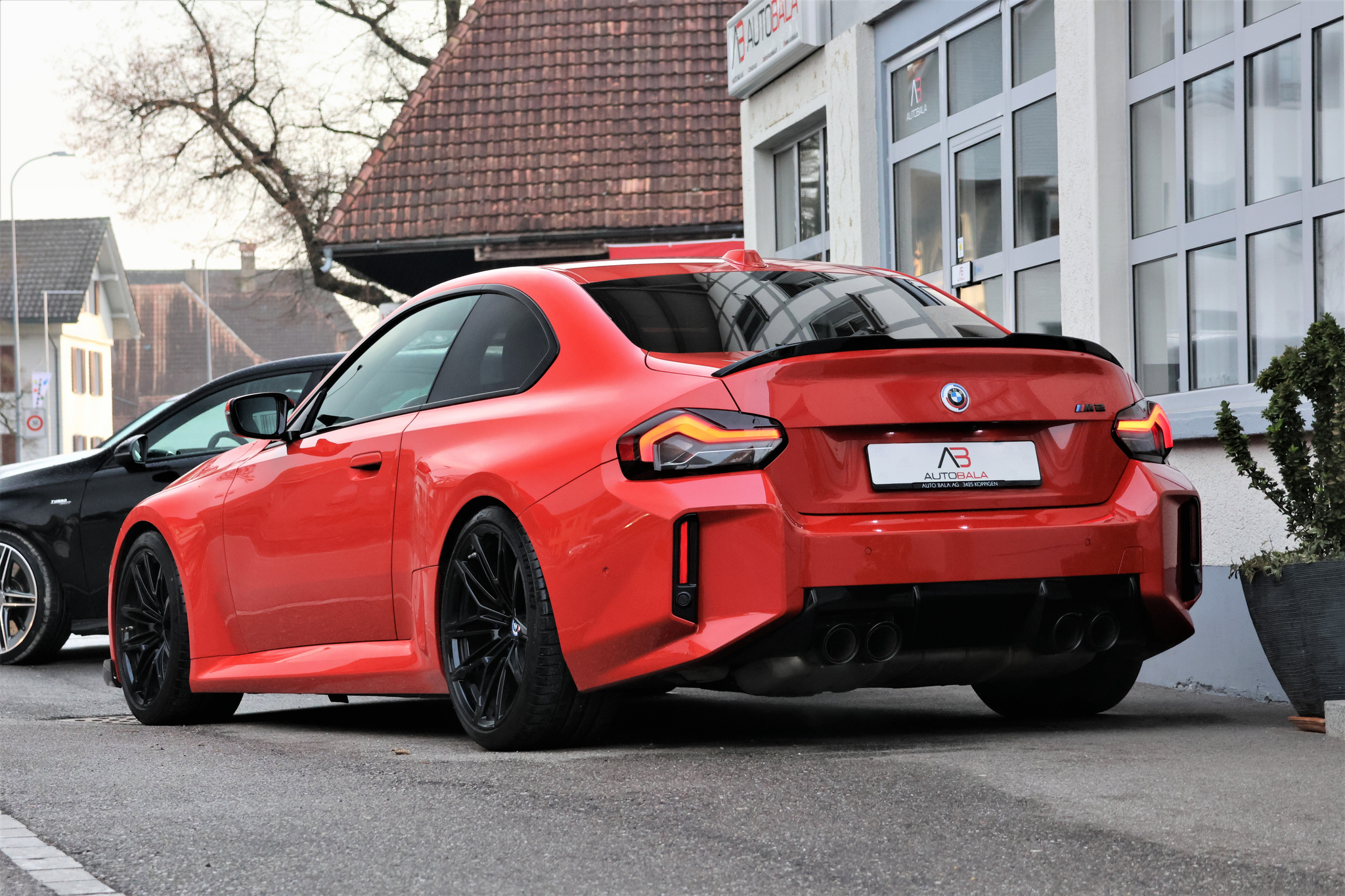 listing desktop thumbnail image 2