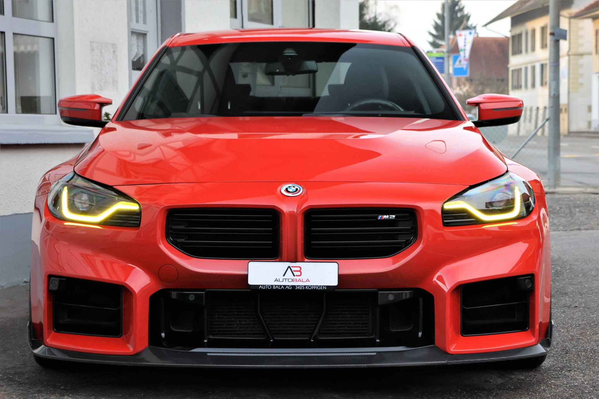 listing desktop thumbnail image 1