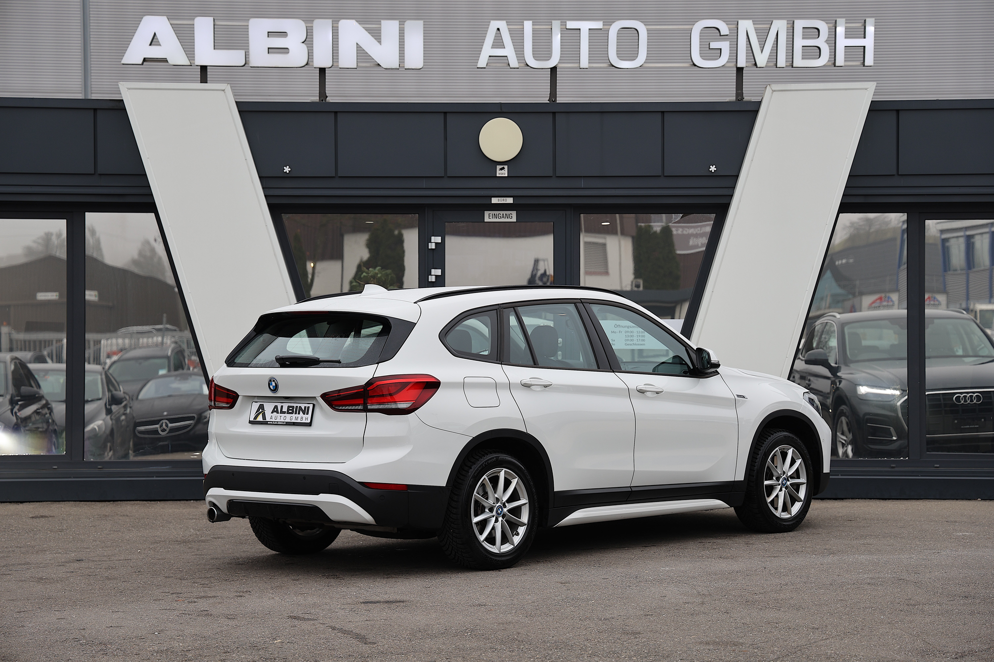 listing desktop thumbnail image 2