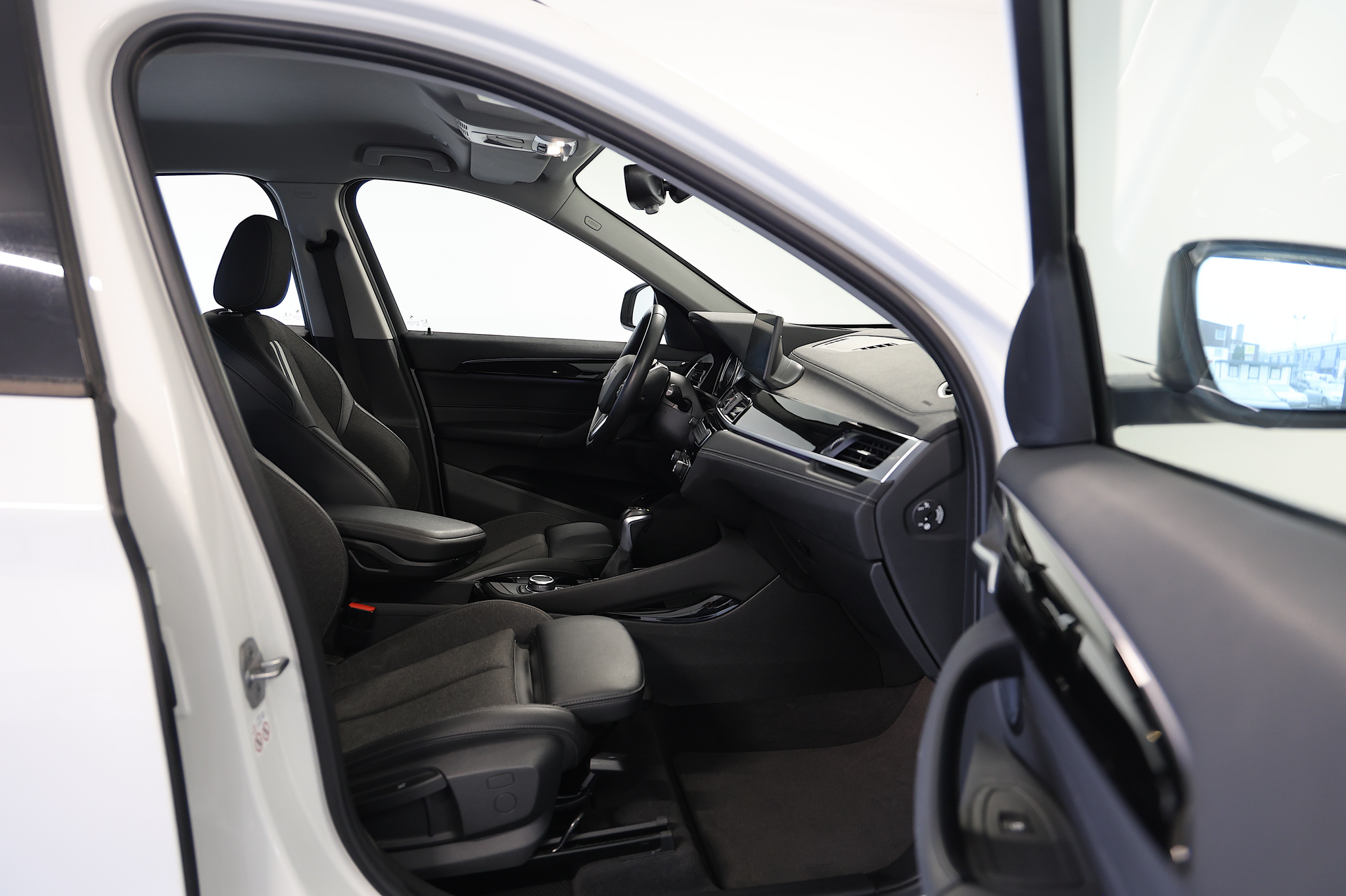 listing desktop thumbnail image 10