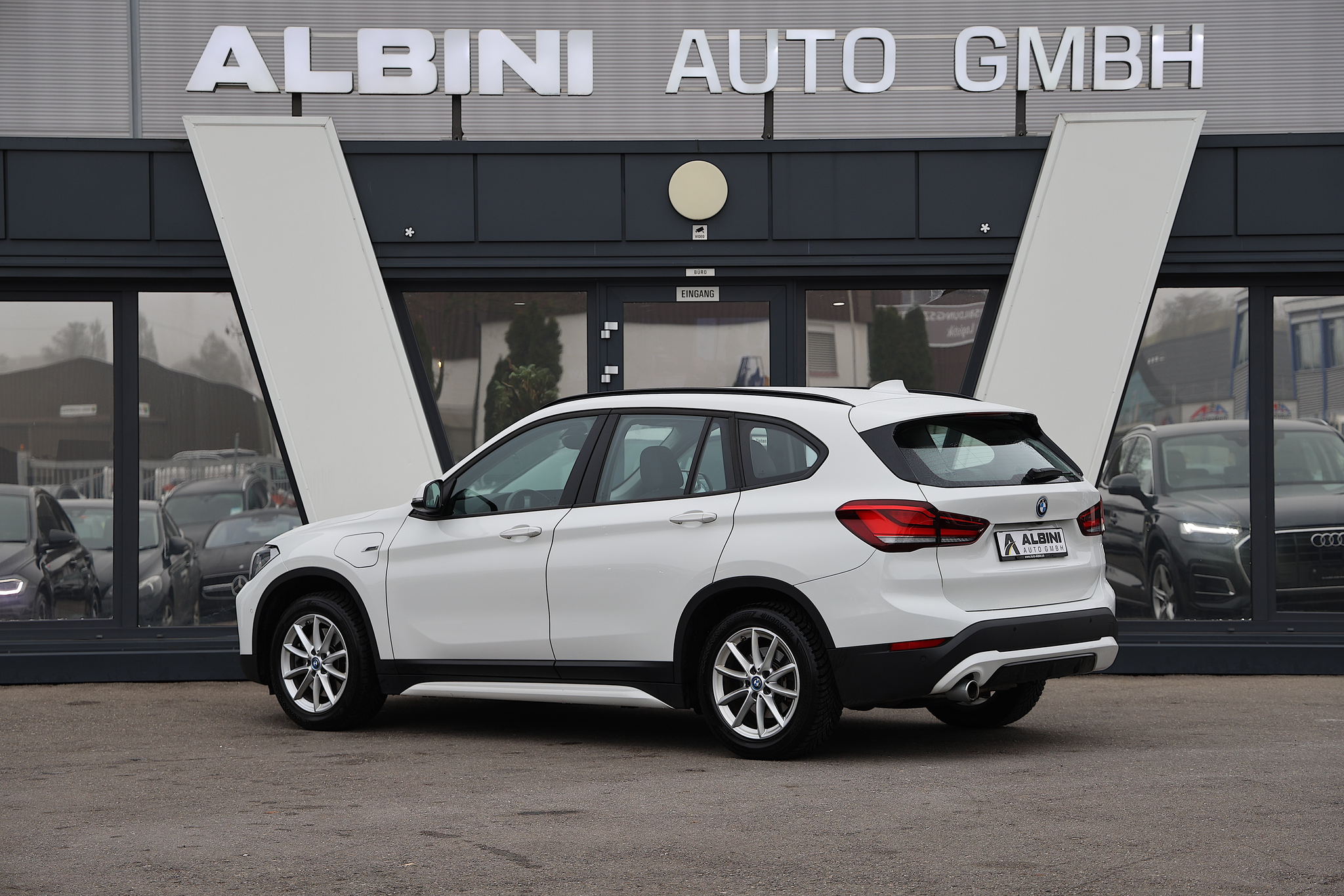 listing desktop thumbnail image 3