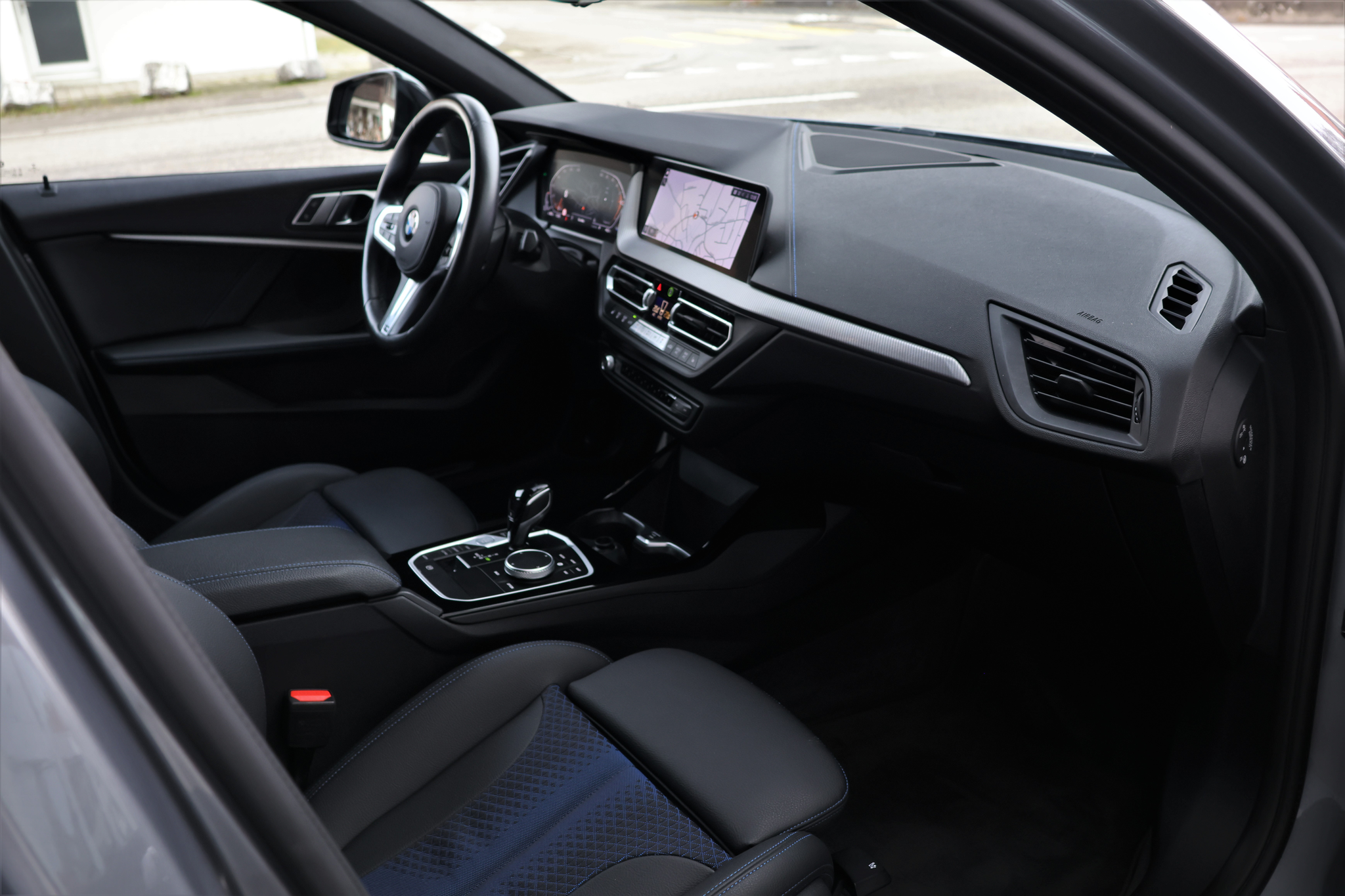 listing desktop thumbnail image 17