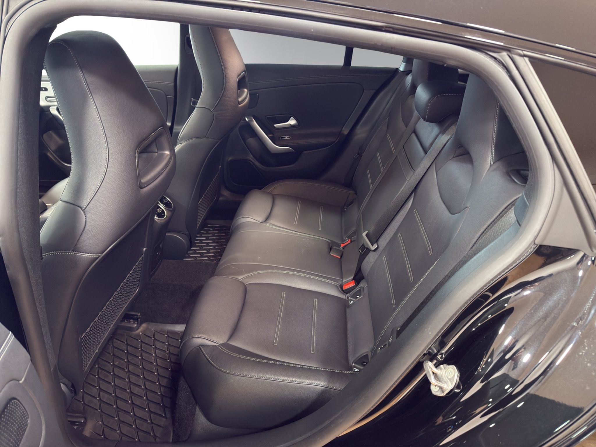 listing desktop thumbnail image 7