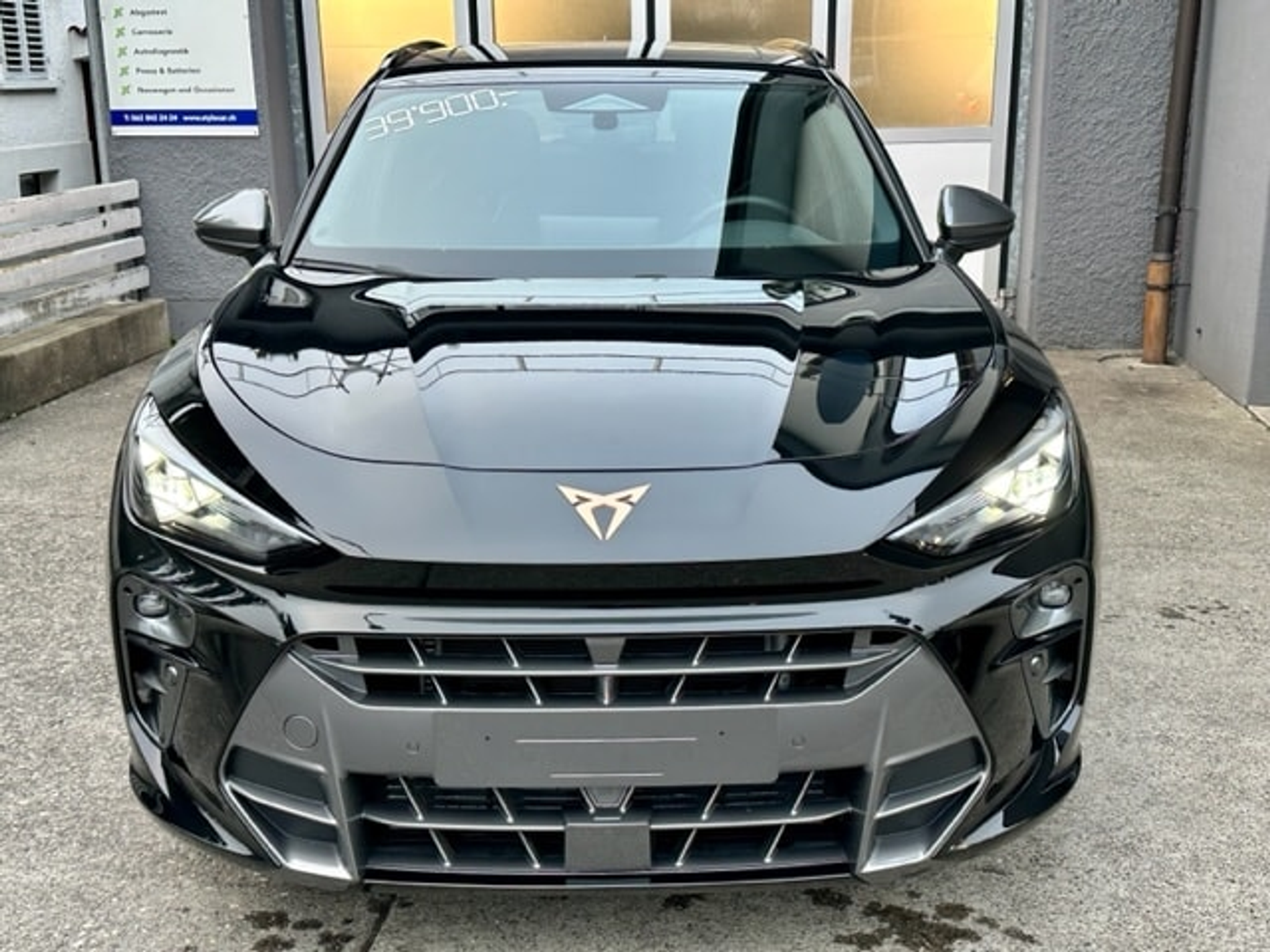 listing desktop thumbnail image 3