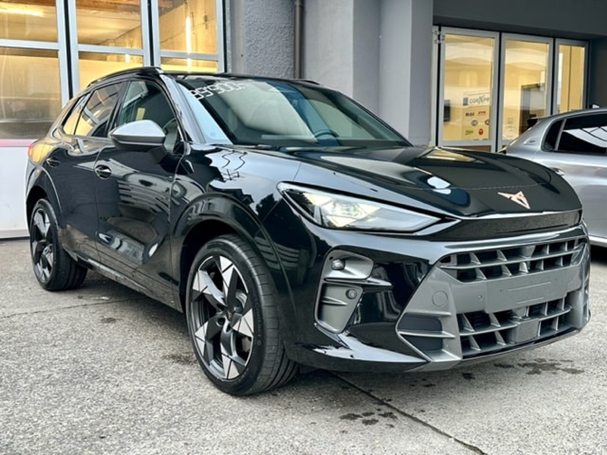 listing desktop thumbnail image 4