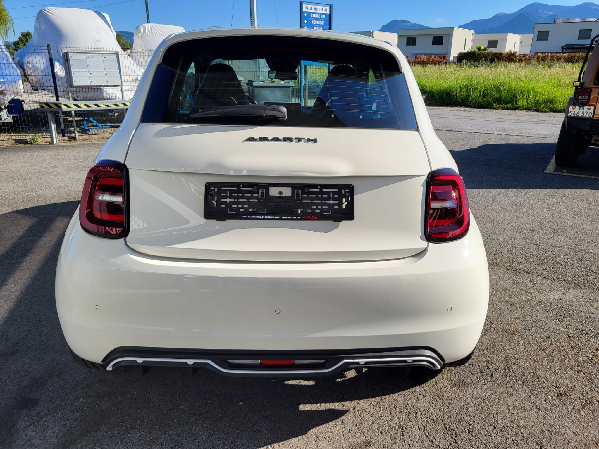 listing desktop thumbnail image 5