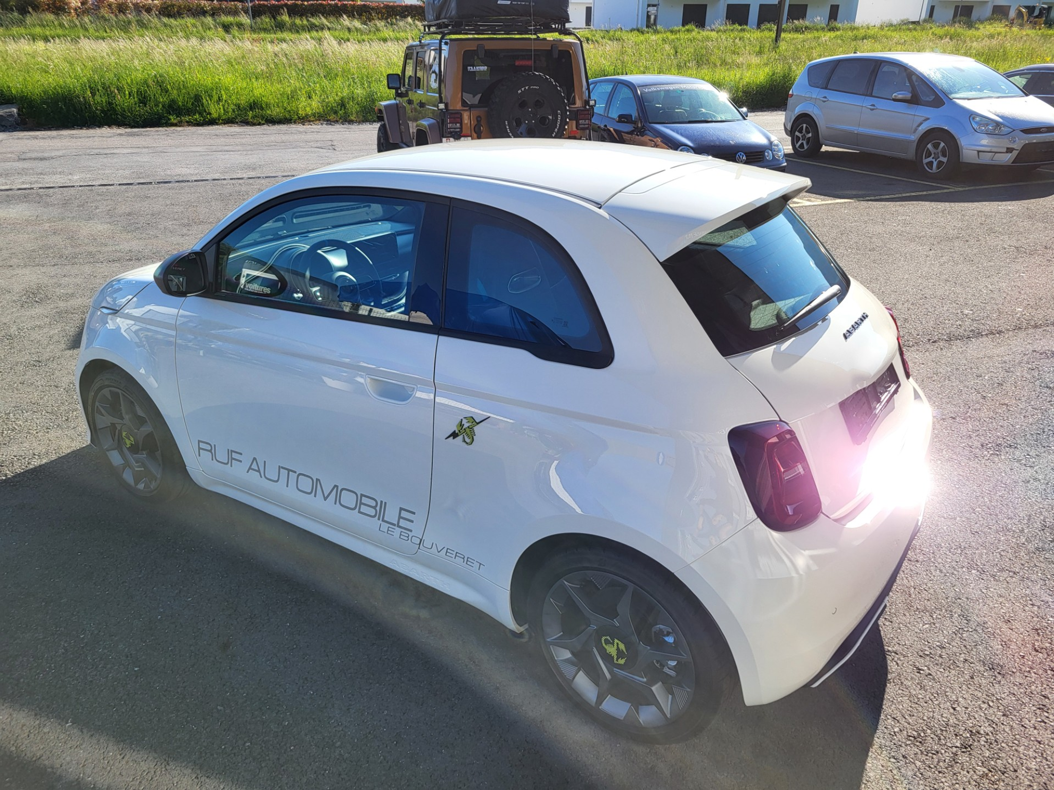 listing desktop thumbnail image 4