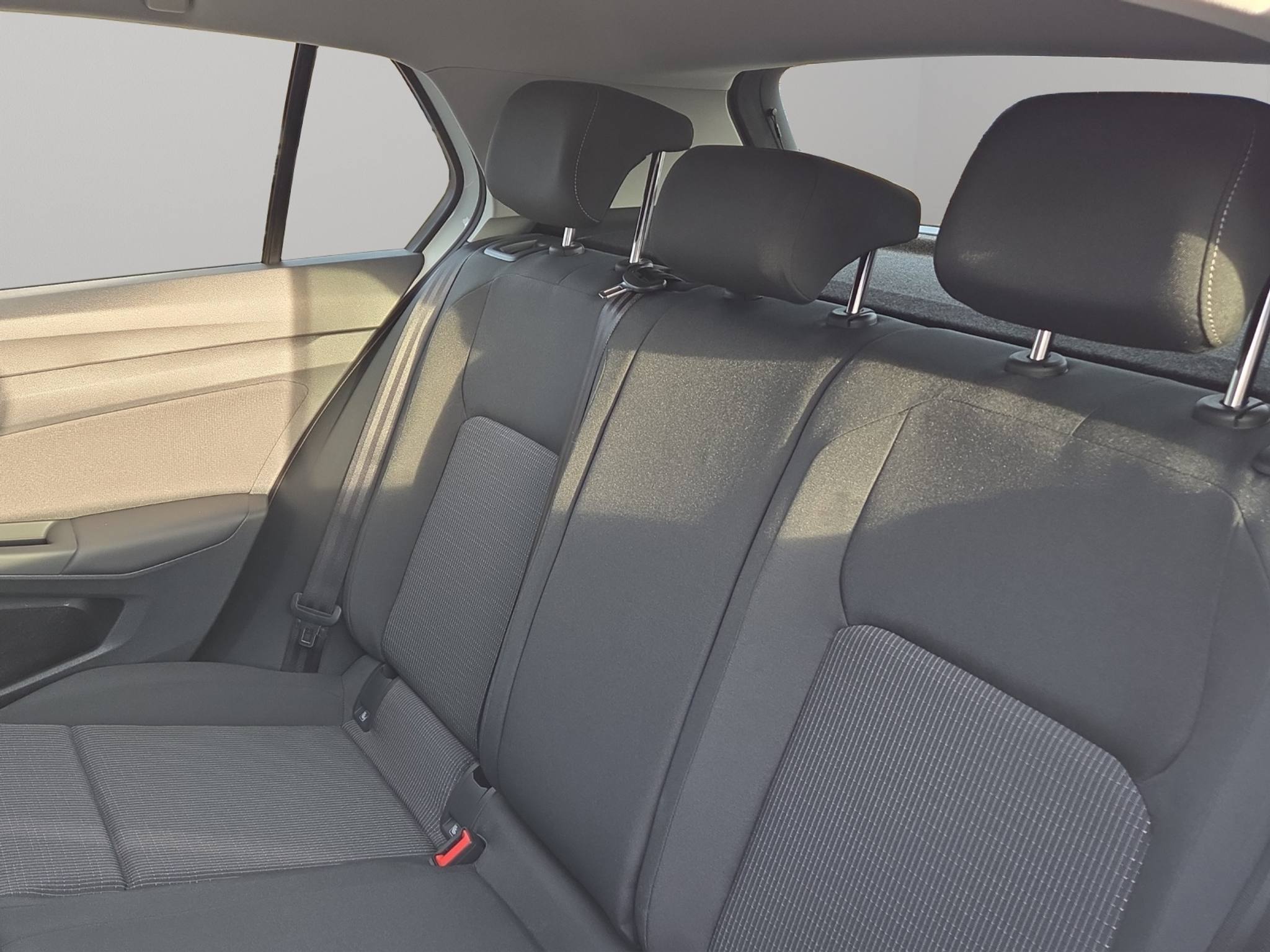 listing desktop thumbnail image 8