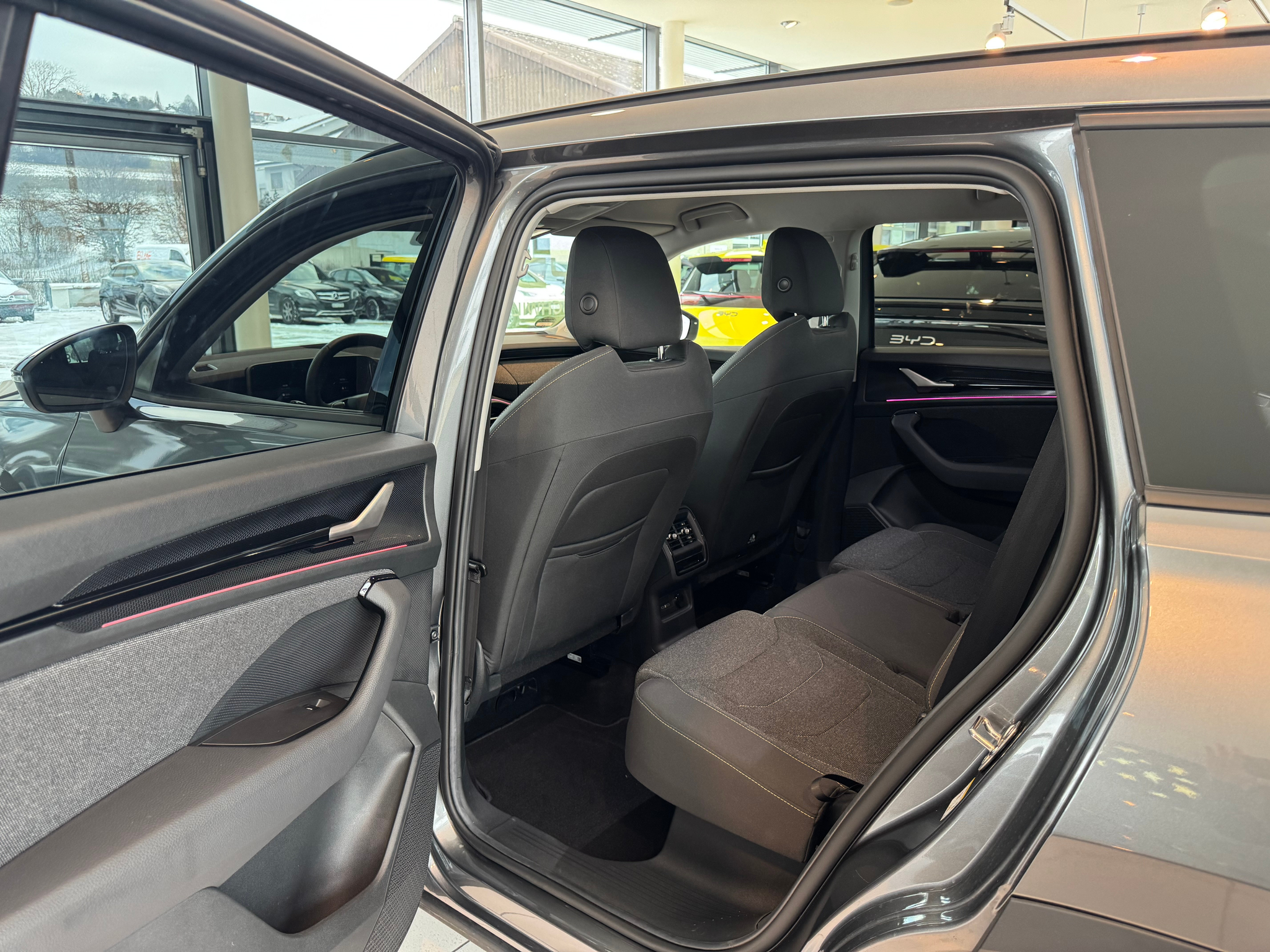 listing desktop thumbnail image 22