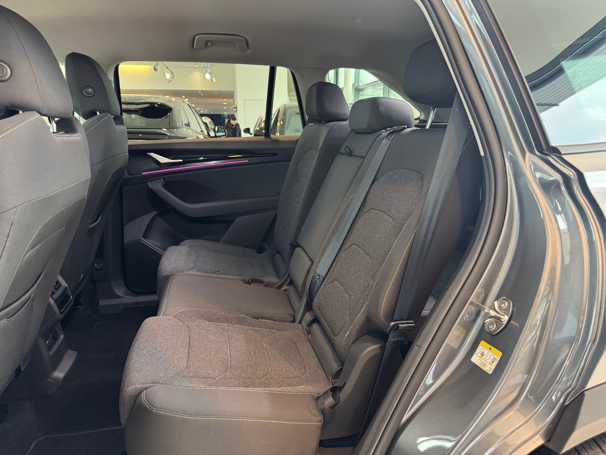 listing desktop thumbnail image 23