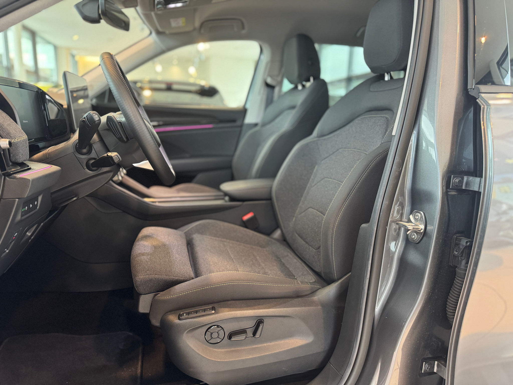 listing desktop thumbnail image 10