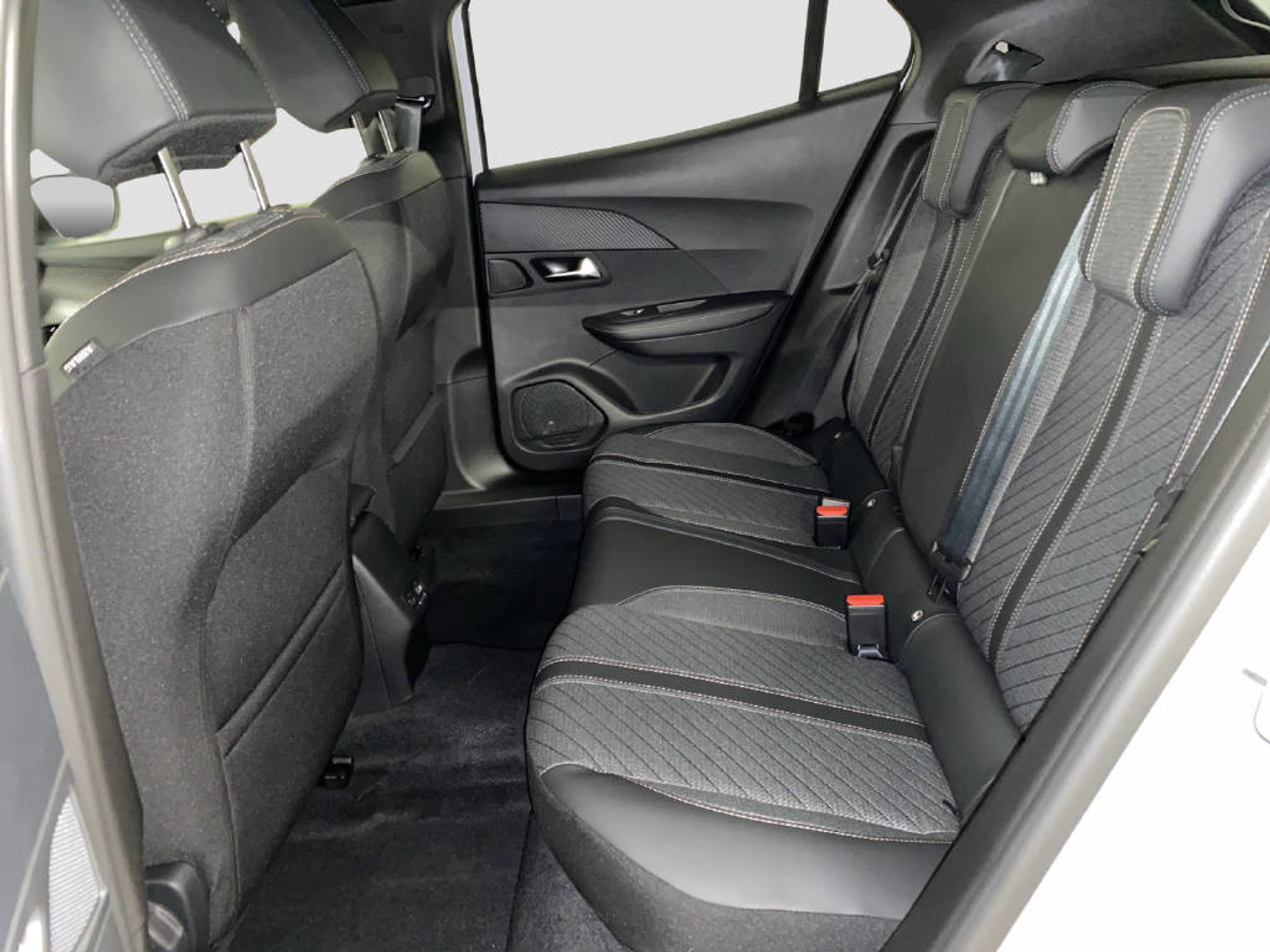 listing desktop thumbnail image 12