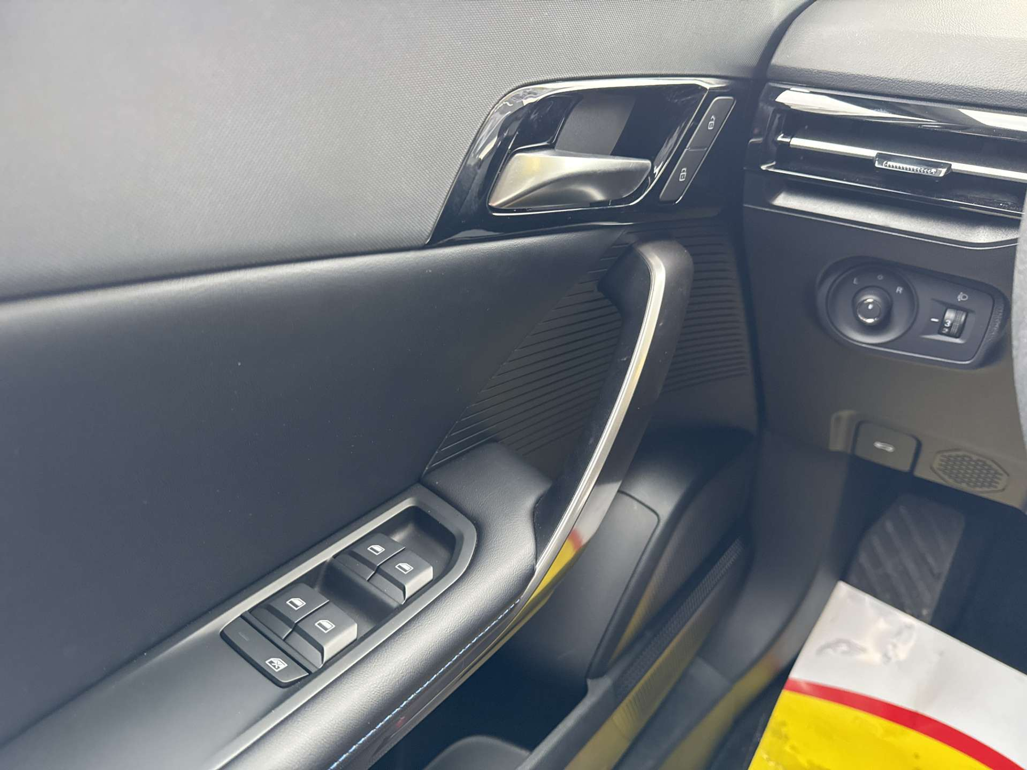 listing desktop thumbnail image 15