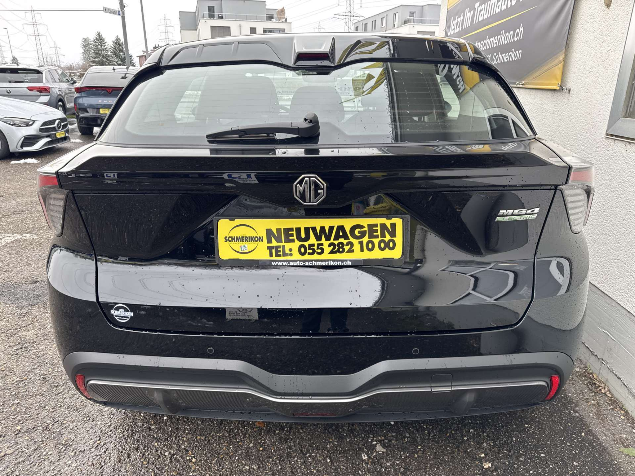 listing desktop thumbnail image 3