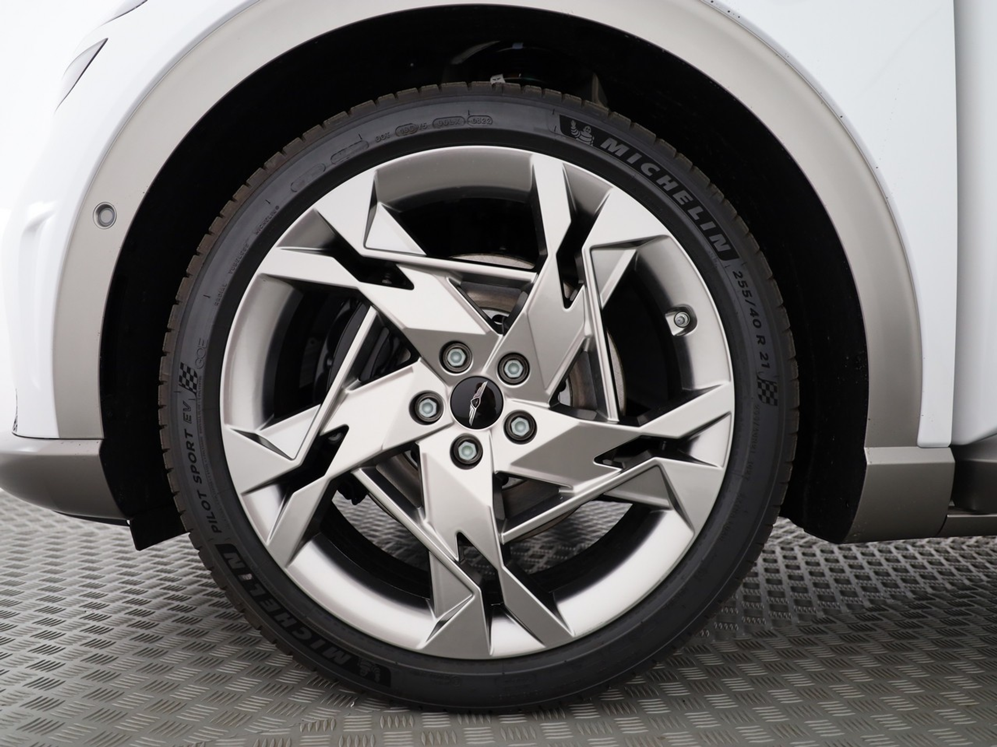 listing desktop thumbnail image 17