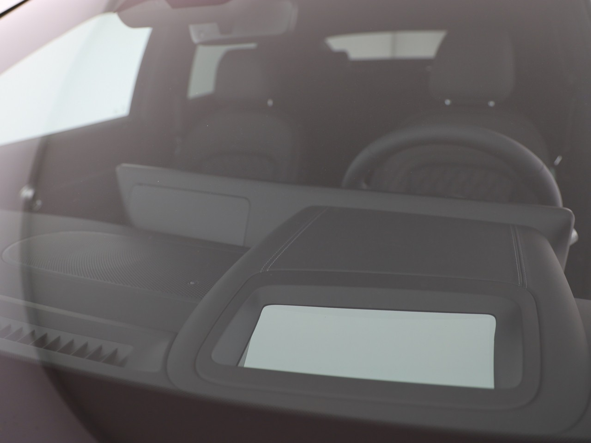 listing desktop thumbnail image 18