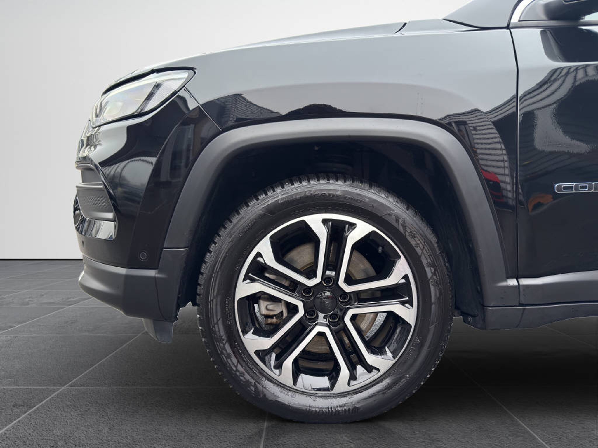 listing desktop thumbnail image 18