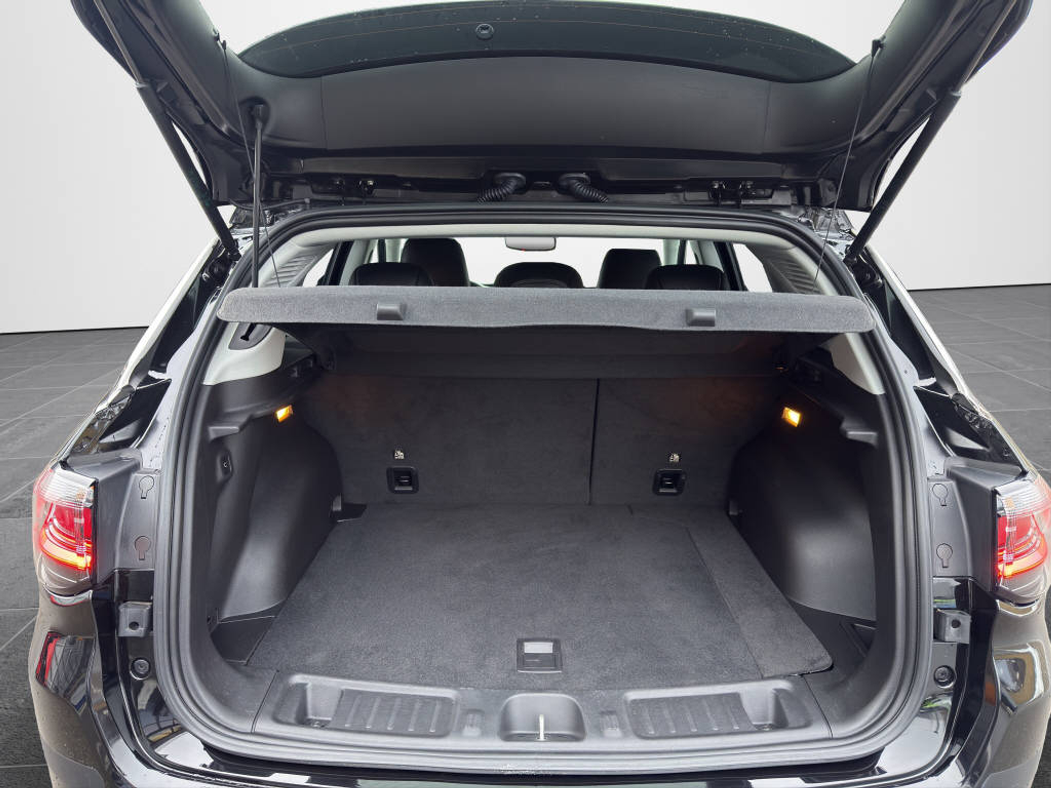 listing desktop thumbnail image 15