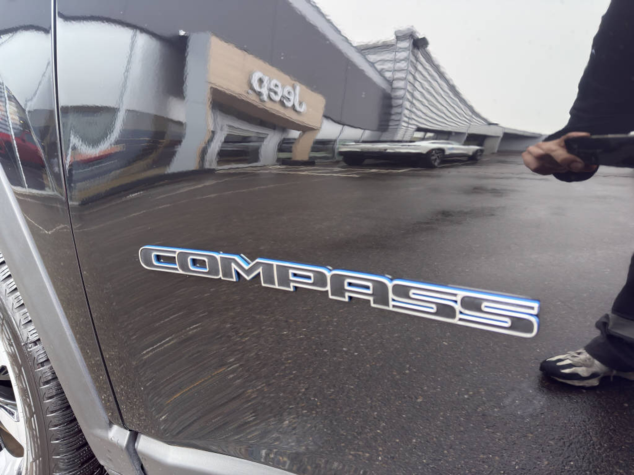 listing desktop thumbnail image 17