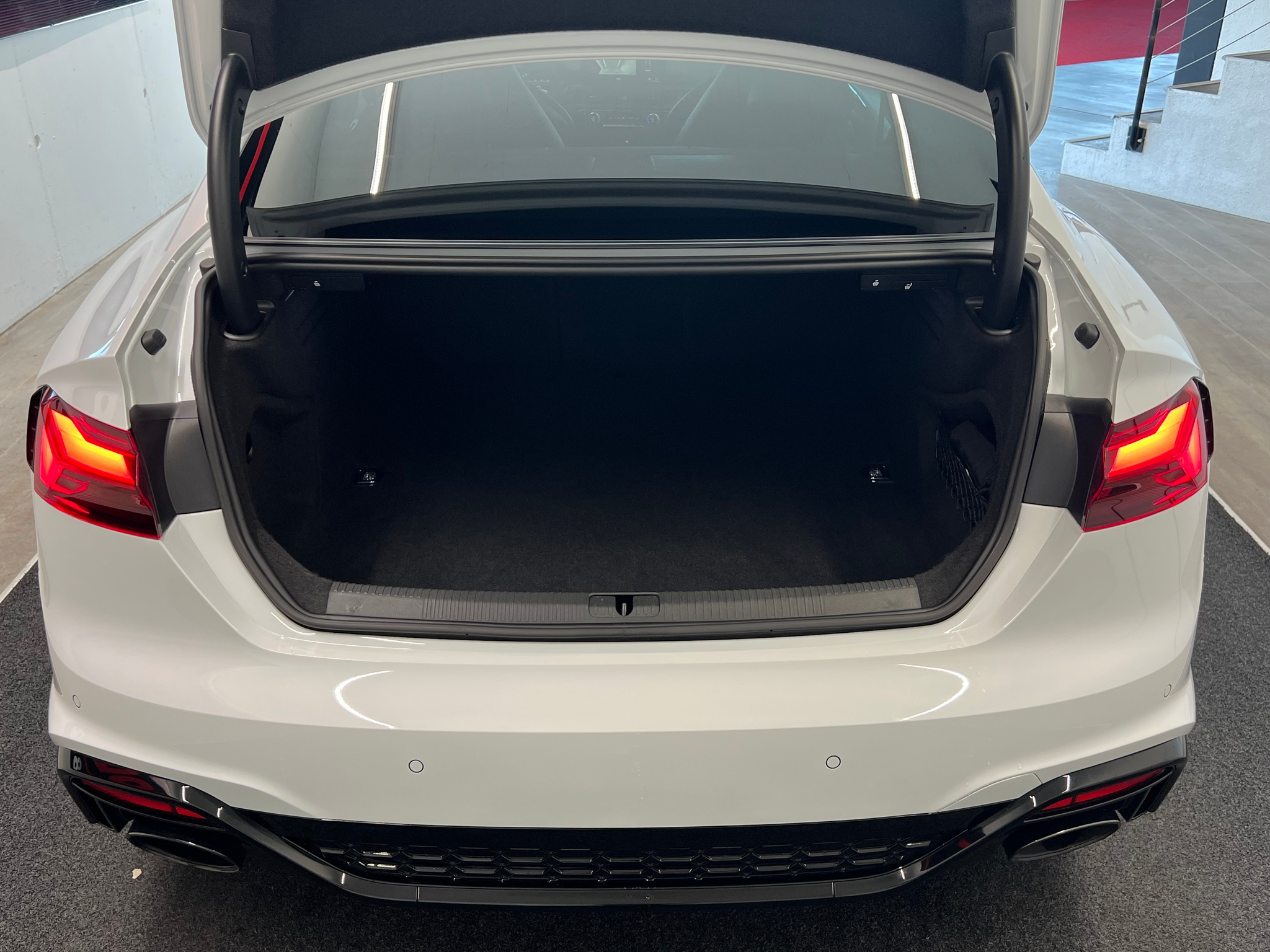 listing desktop thumbnail image 19