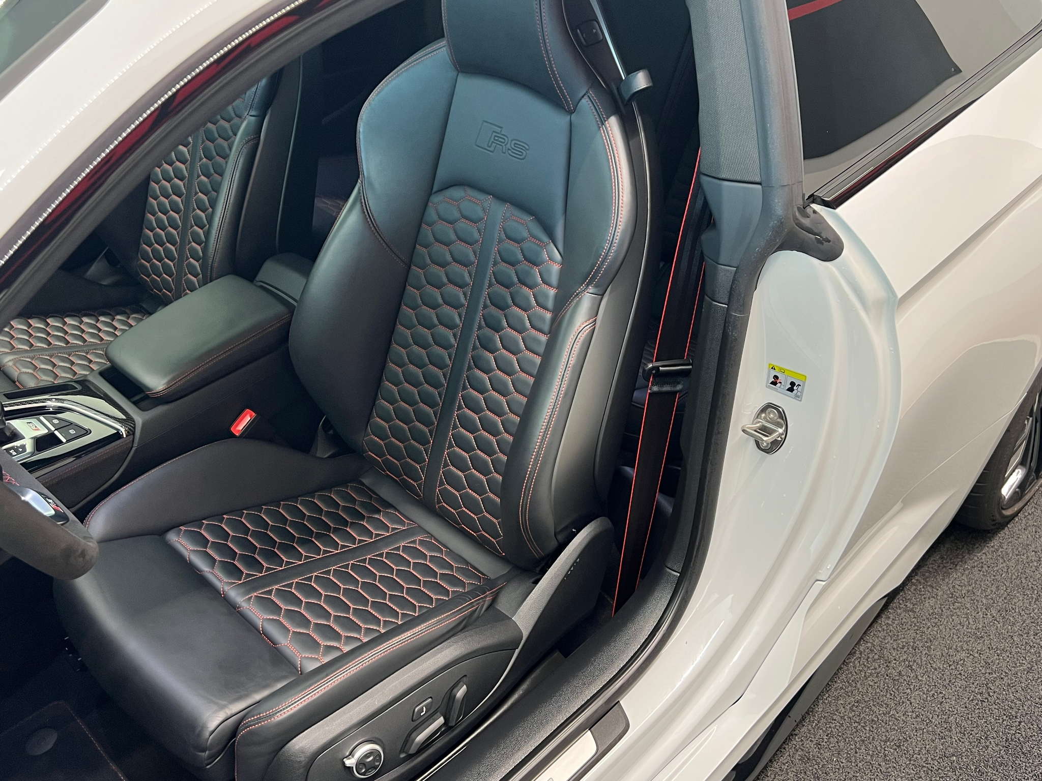 listing desktop thumbnail image 15