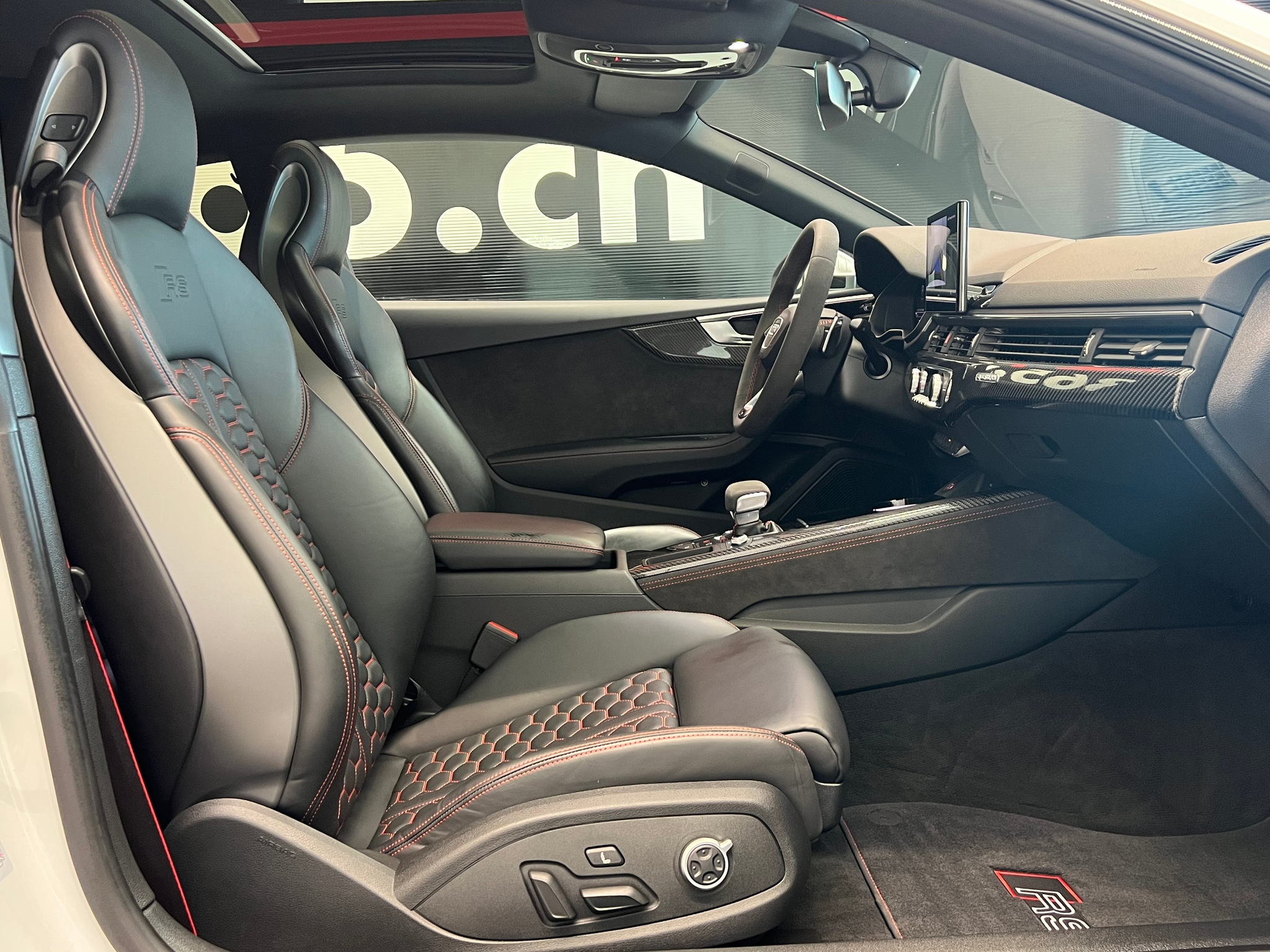 listing desktop thumbnail image 22