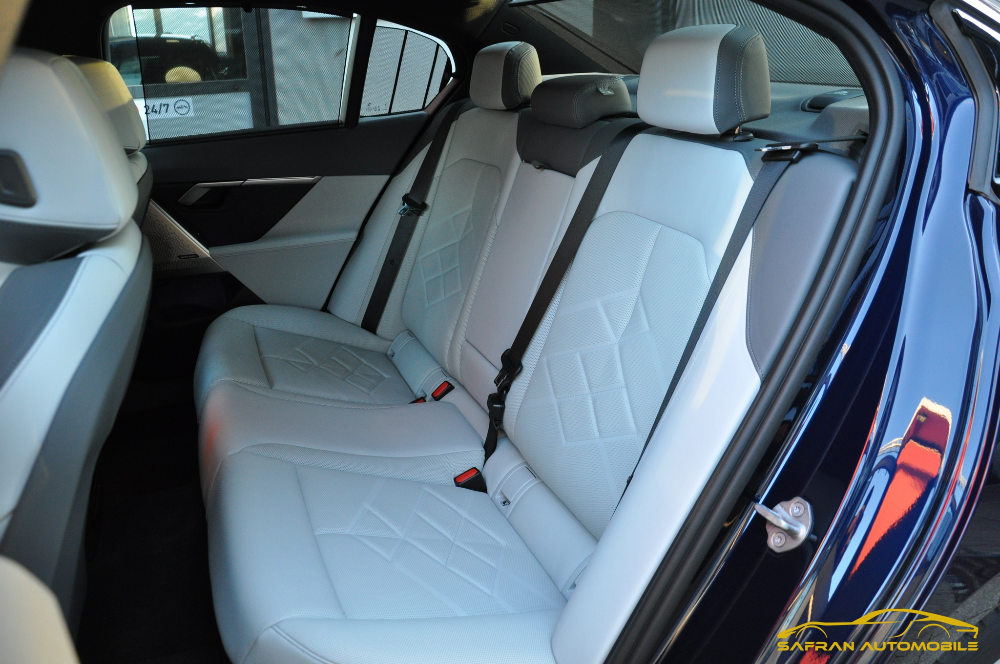 listing desktop thumbnail image 11