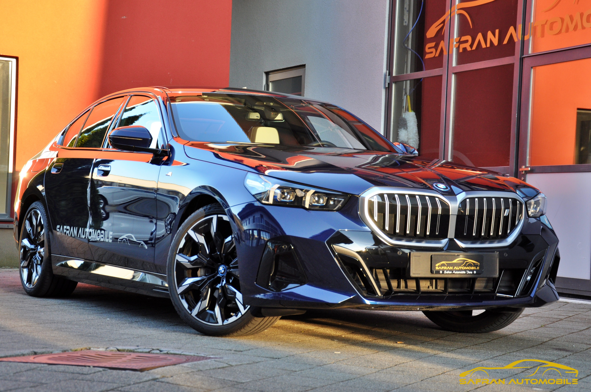 listing desktop thumbnail image 2