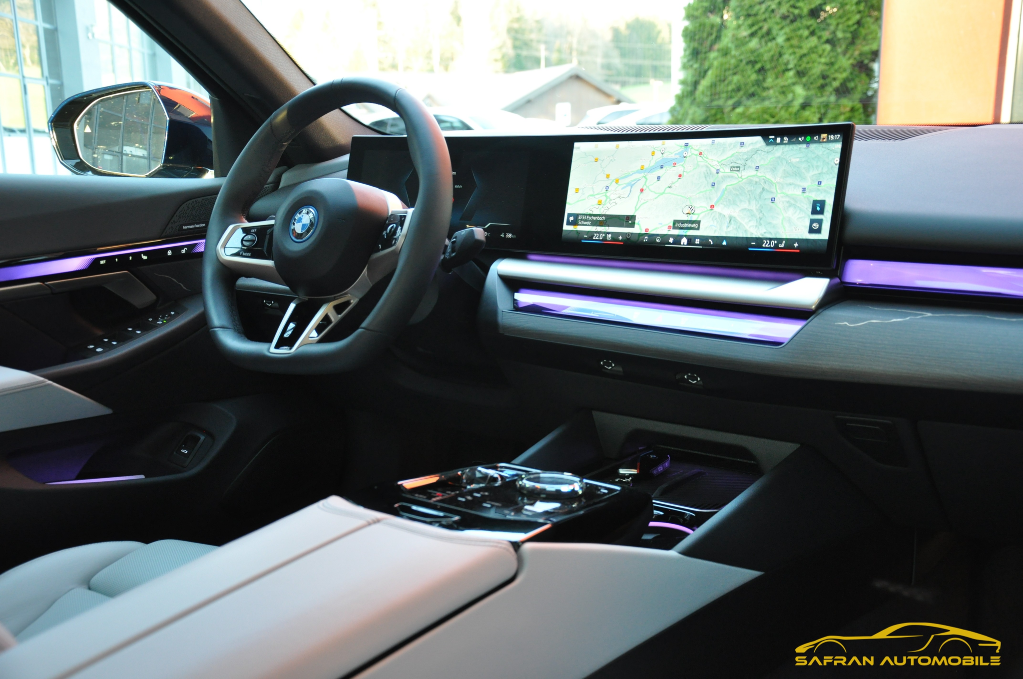 listing desktop thumbnail image 9