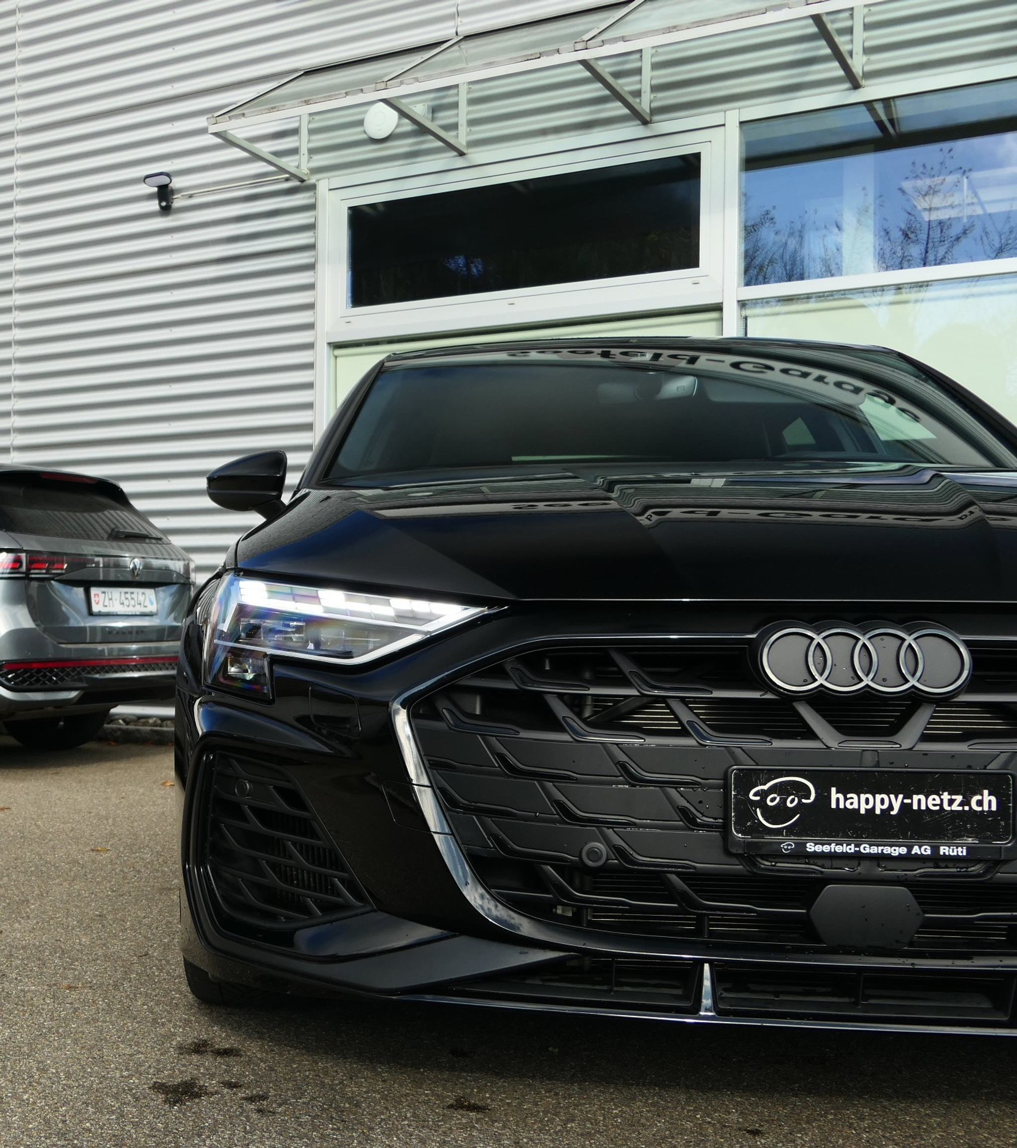 listing desktop thumbnail image 2