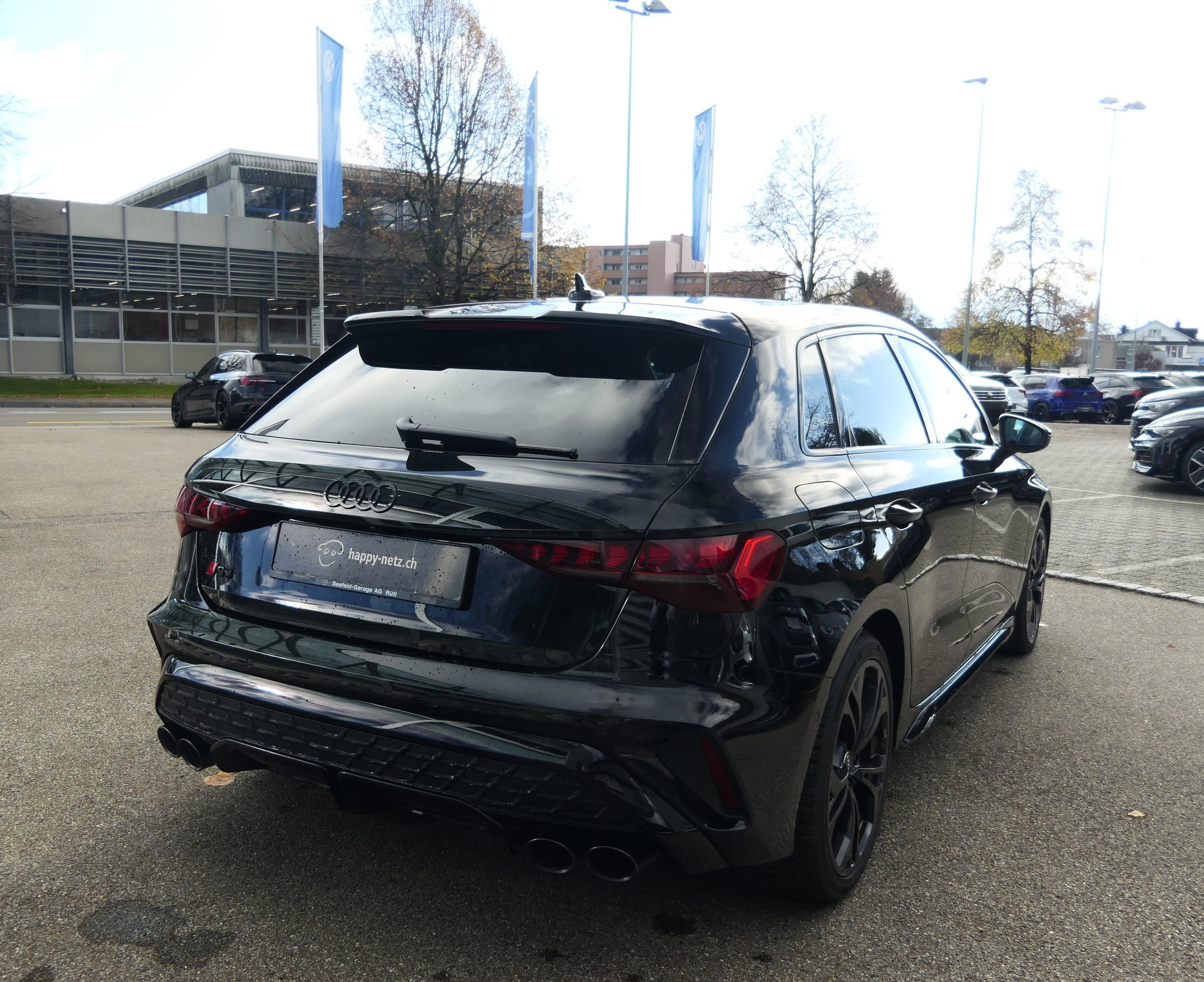 listing desktop thumbnail image 4