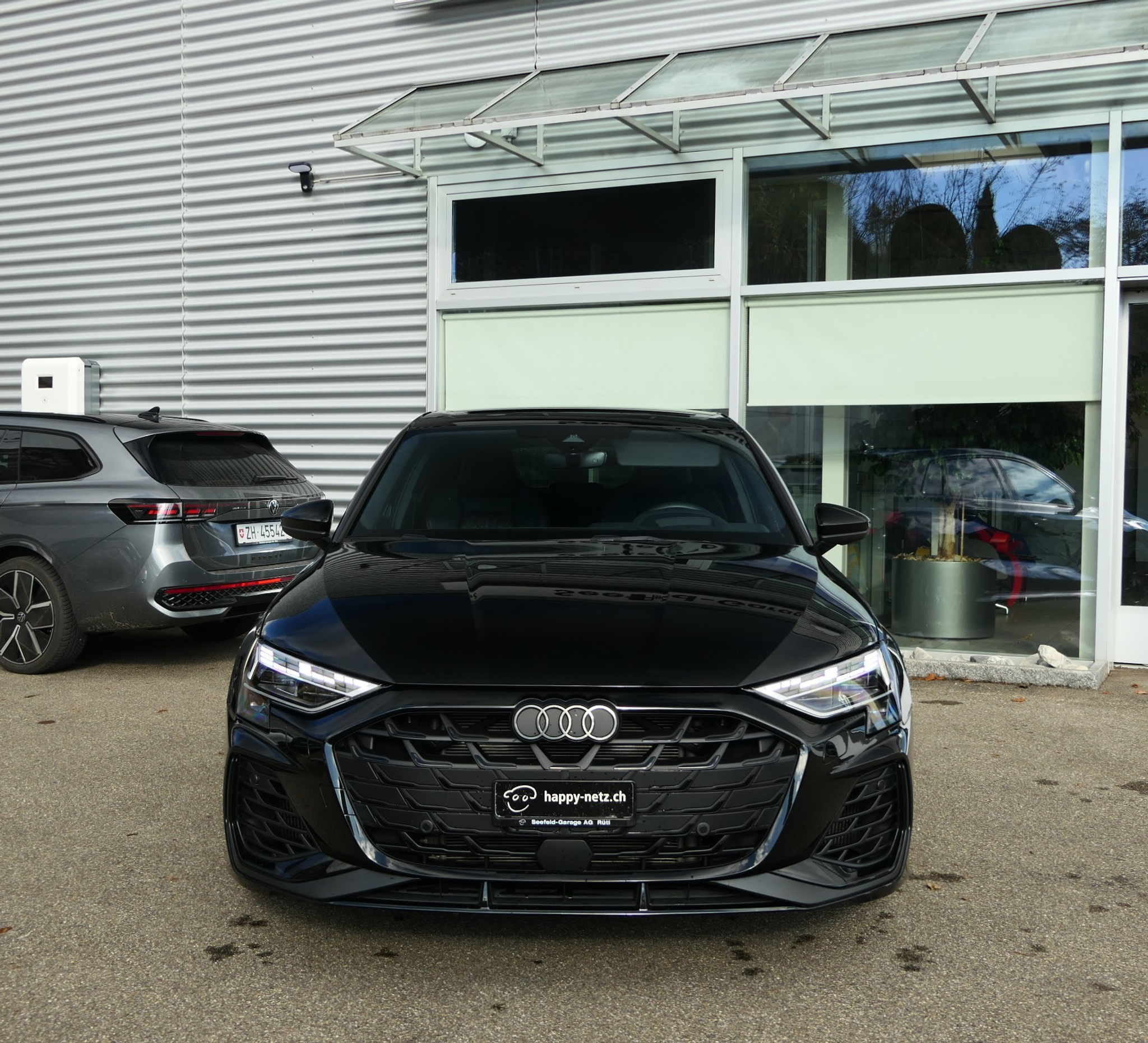 listing desktop thumbnail image 1