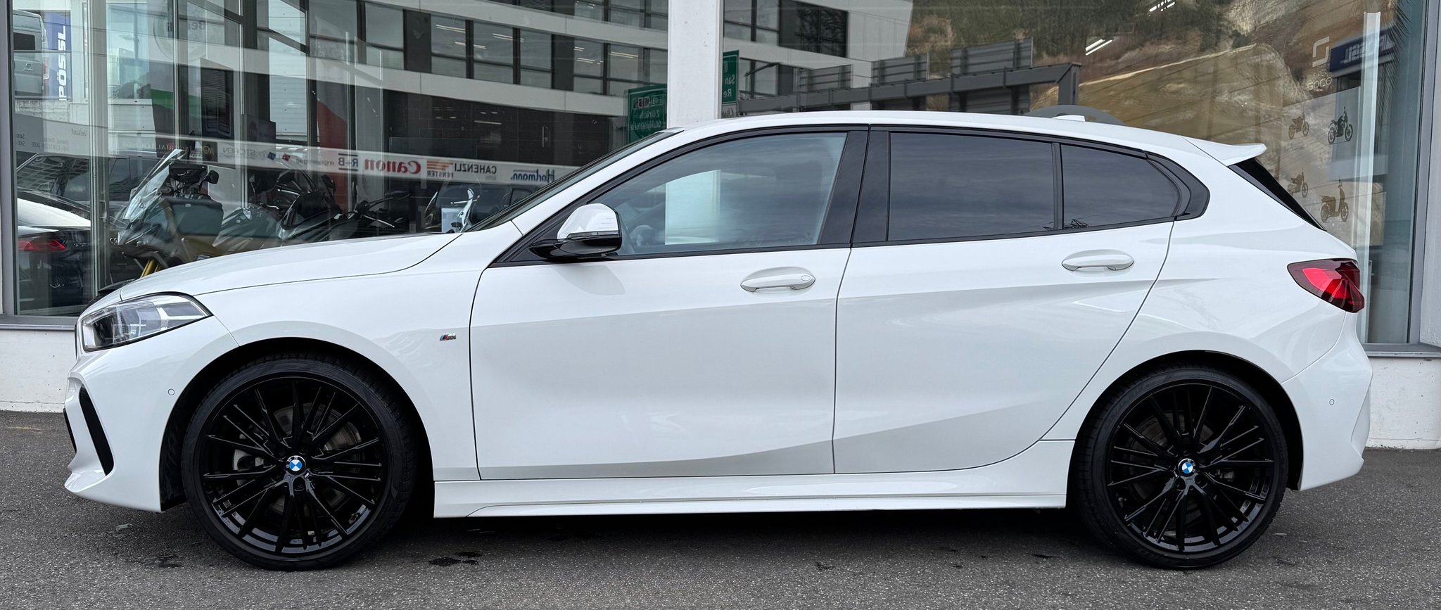 listing desktop thumbnail image 2