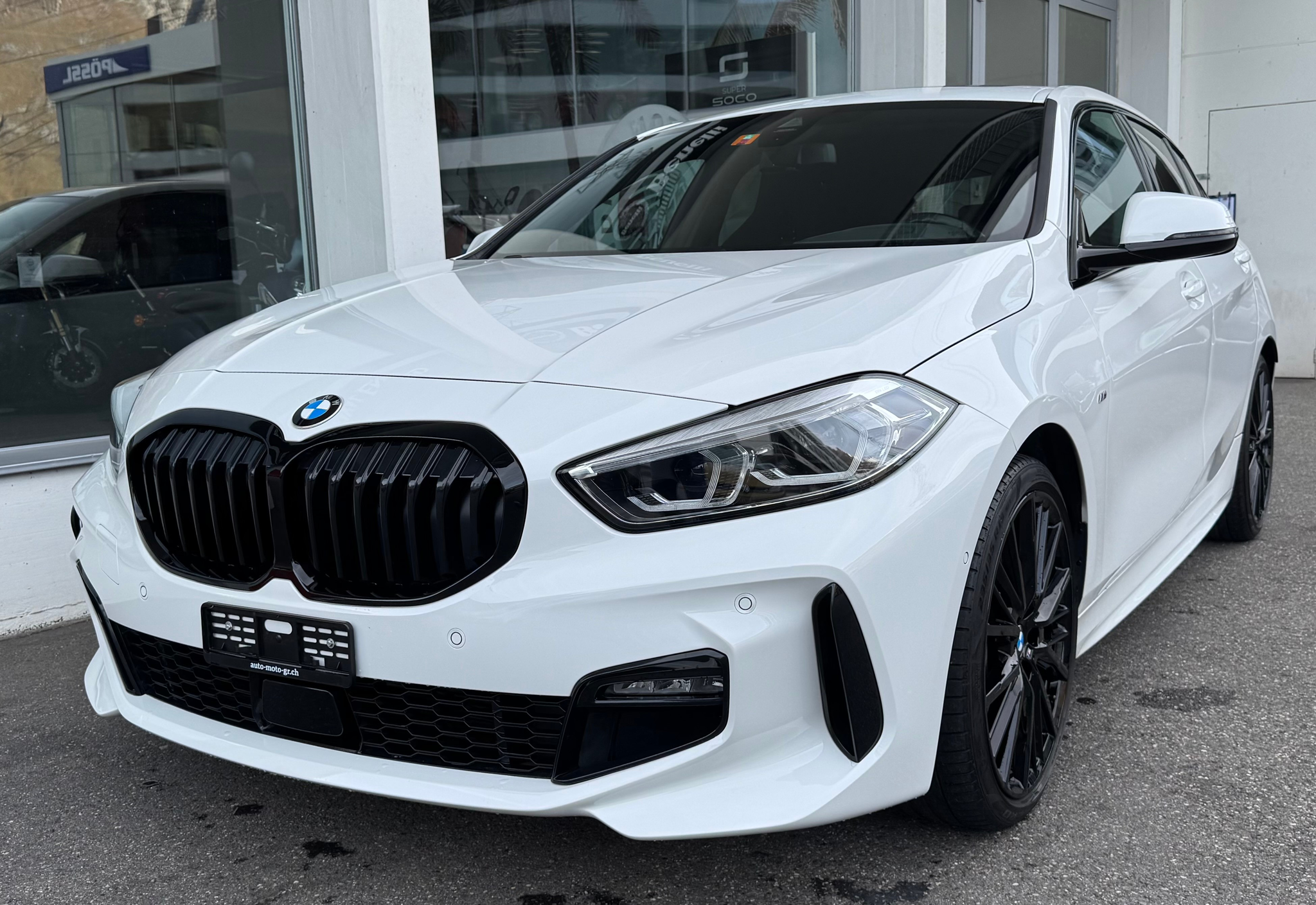 listing desktop thumbnail image 5