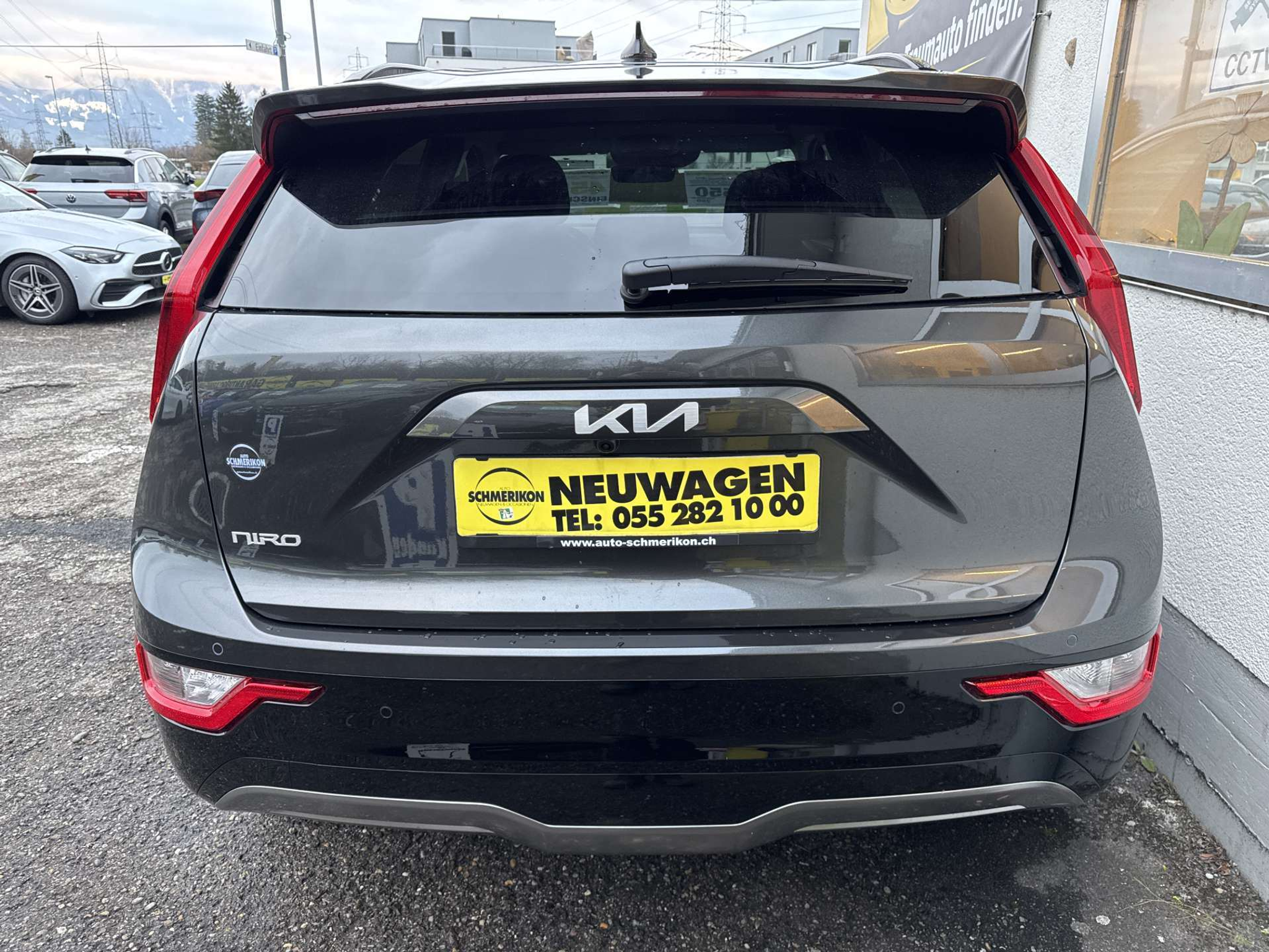 listing desktop thumbnail image 3